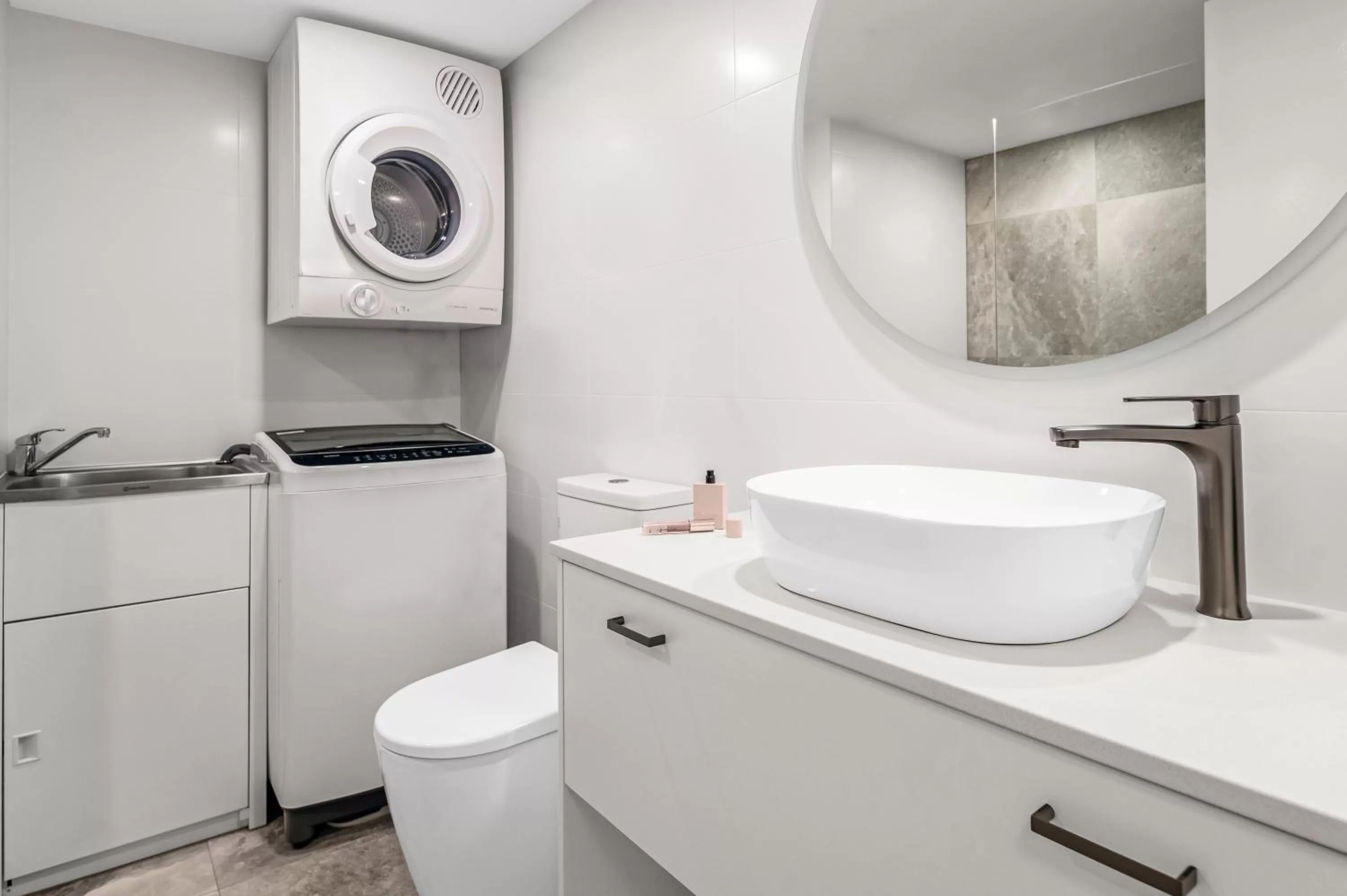 Bathroom in Mantra Coolangatta Beach