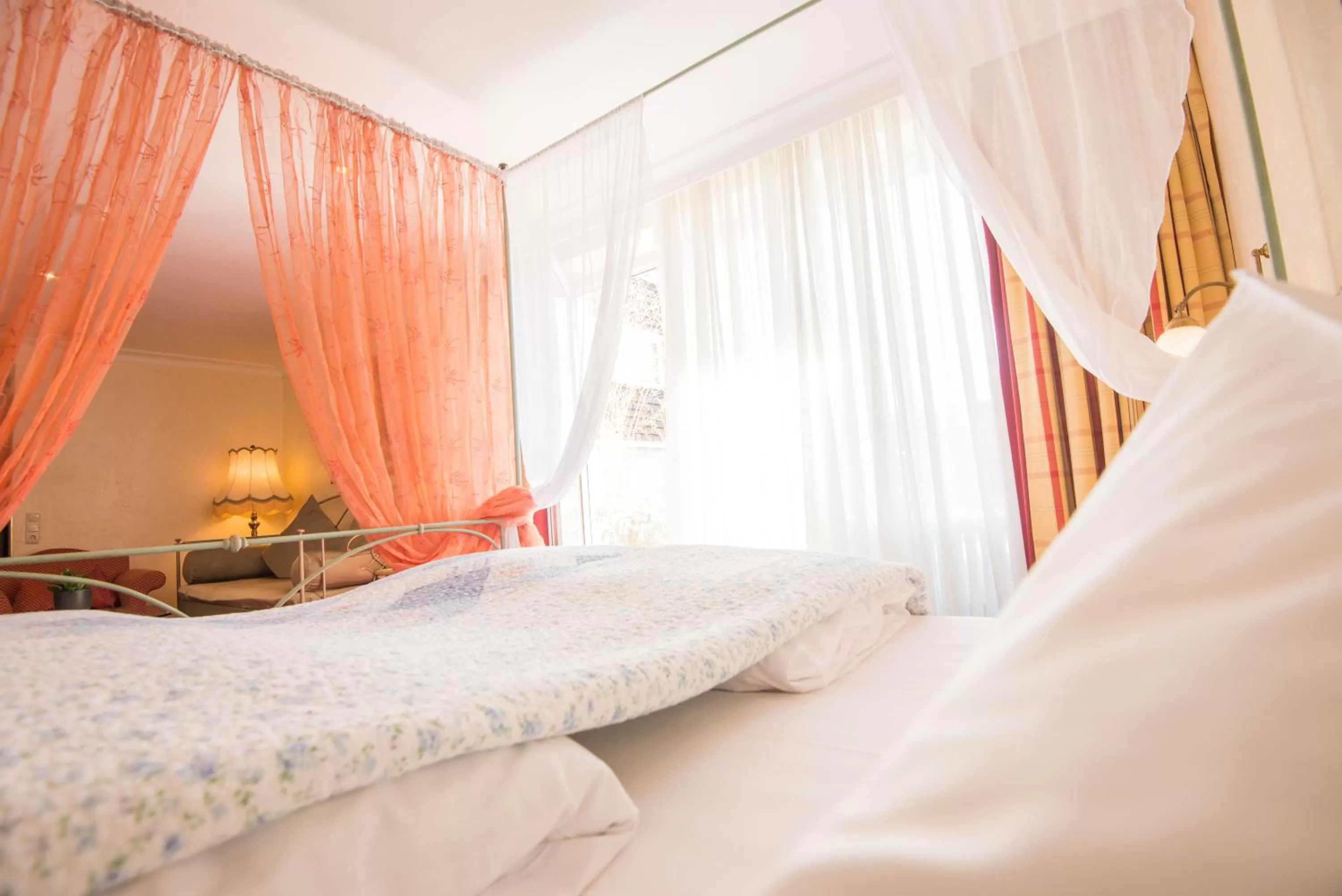 Photo of the whole room, Bed in Ringhotel Alpenhof - Patchworkhotel