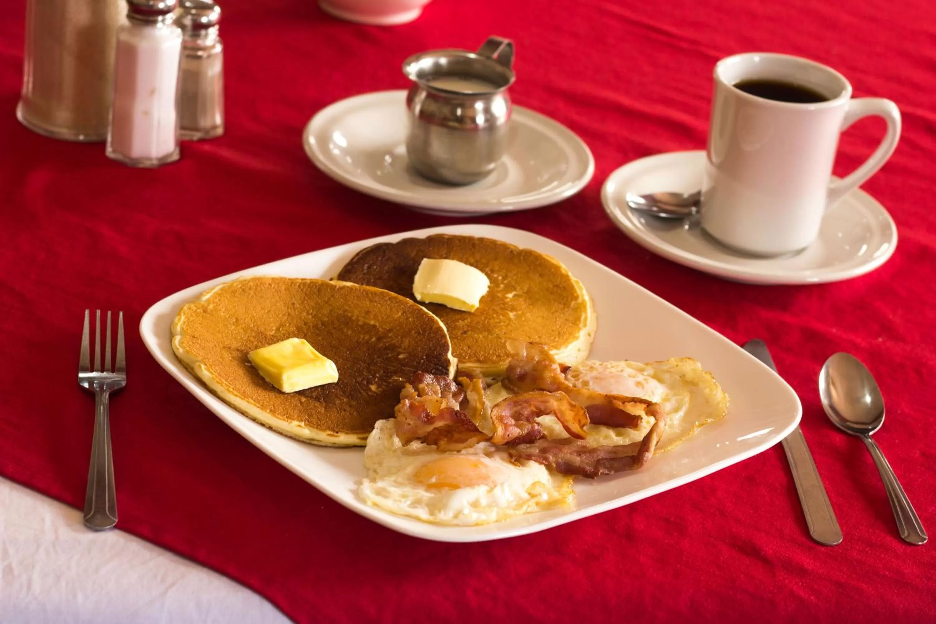 Breakfast in HOTEL & SUITES MARROD