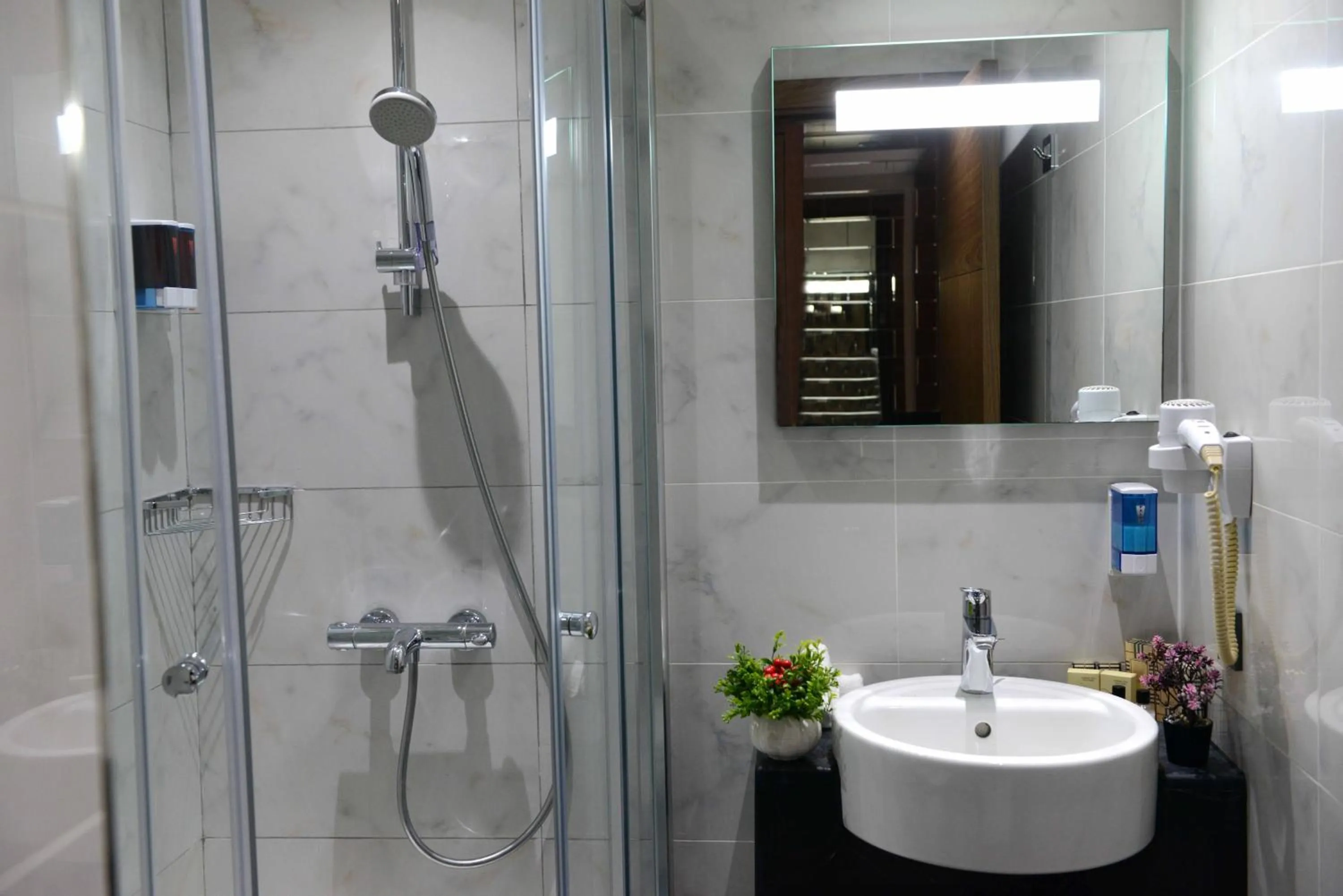 Shower in Style Hotel Sisli