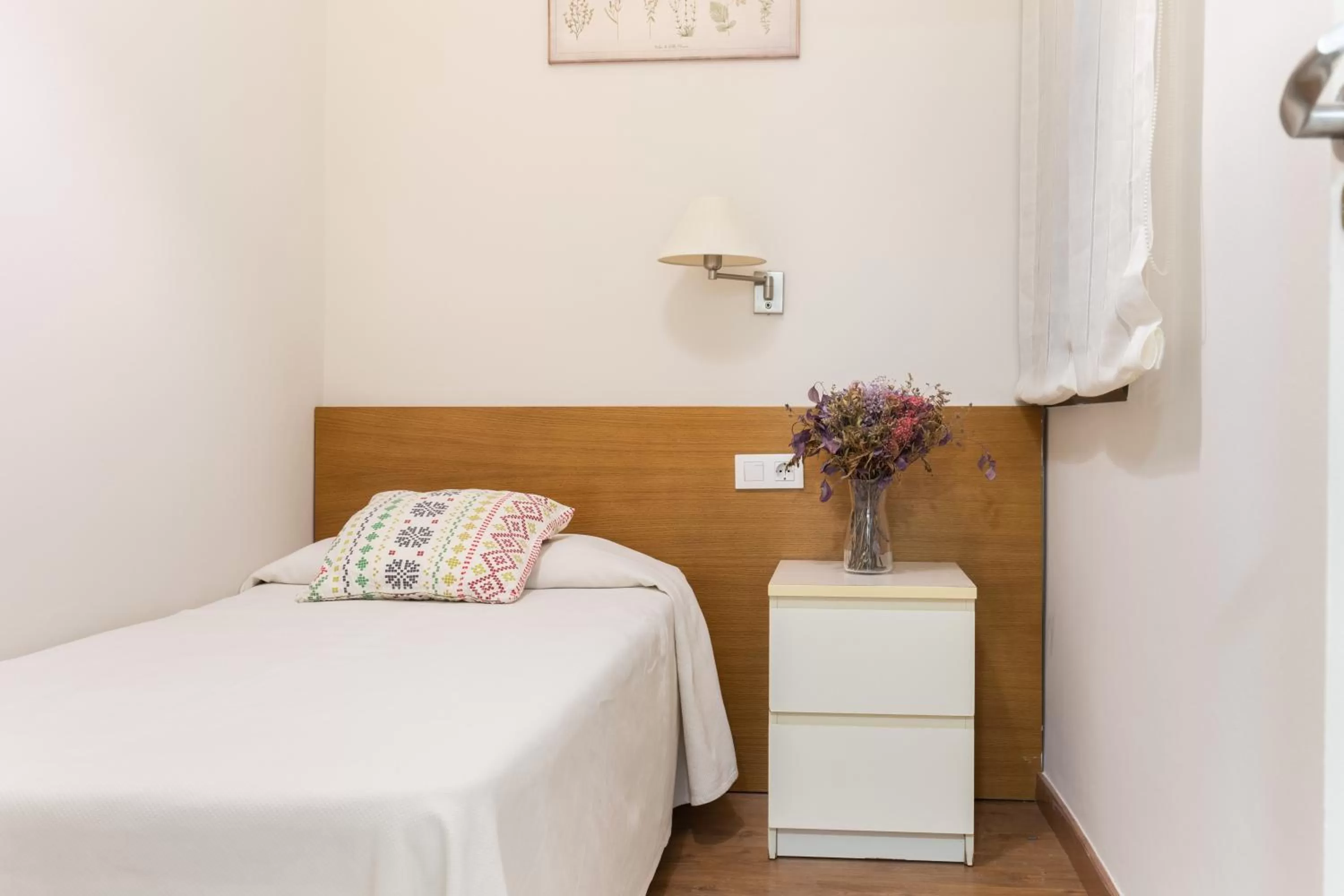 Bed in Atica Apartments - by Weflating