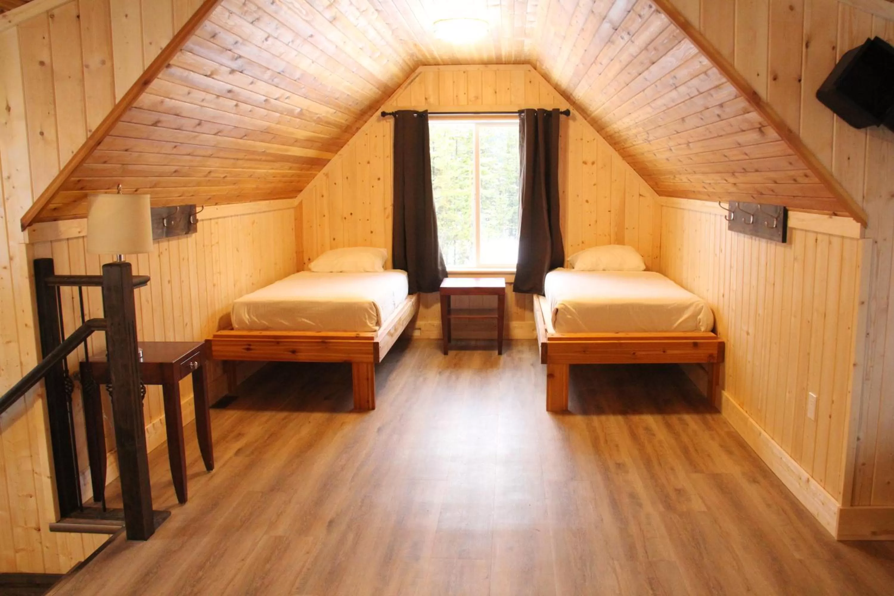 Bedroom, Bed in Manning Park Resort