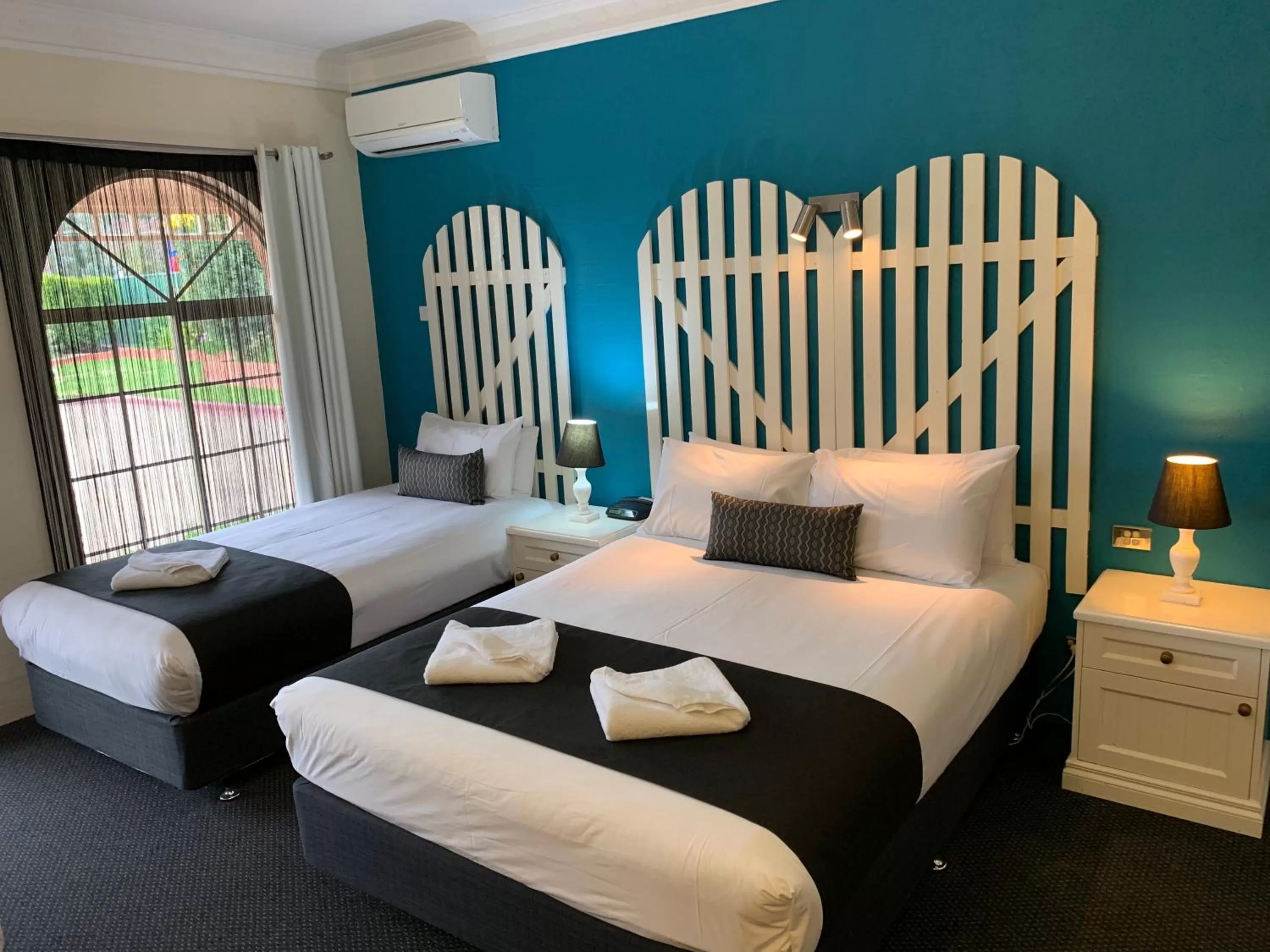 Photo of the whole room, Bed in Heritage Motor Inn Goulburn