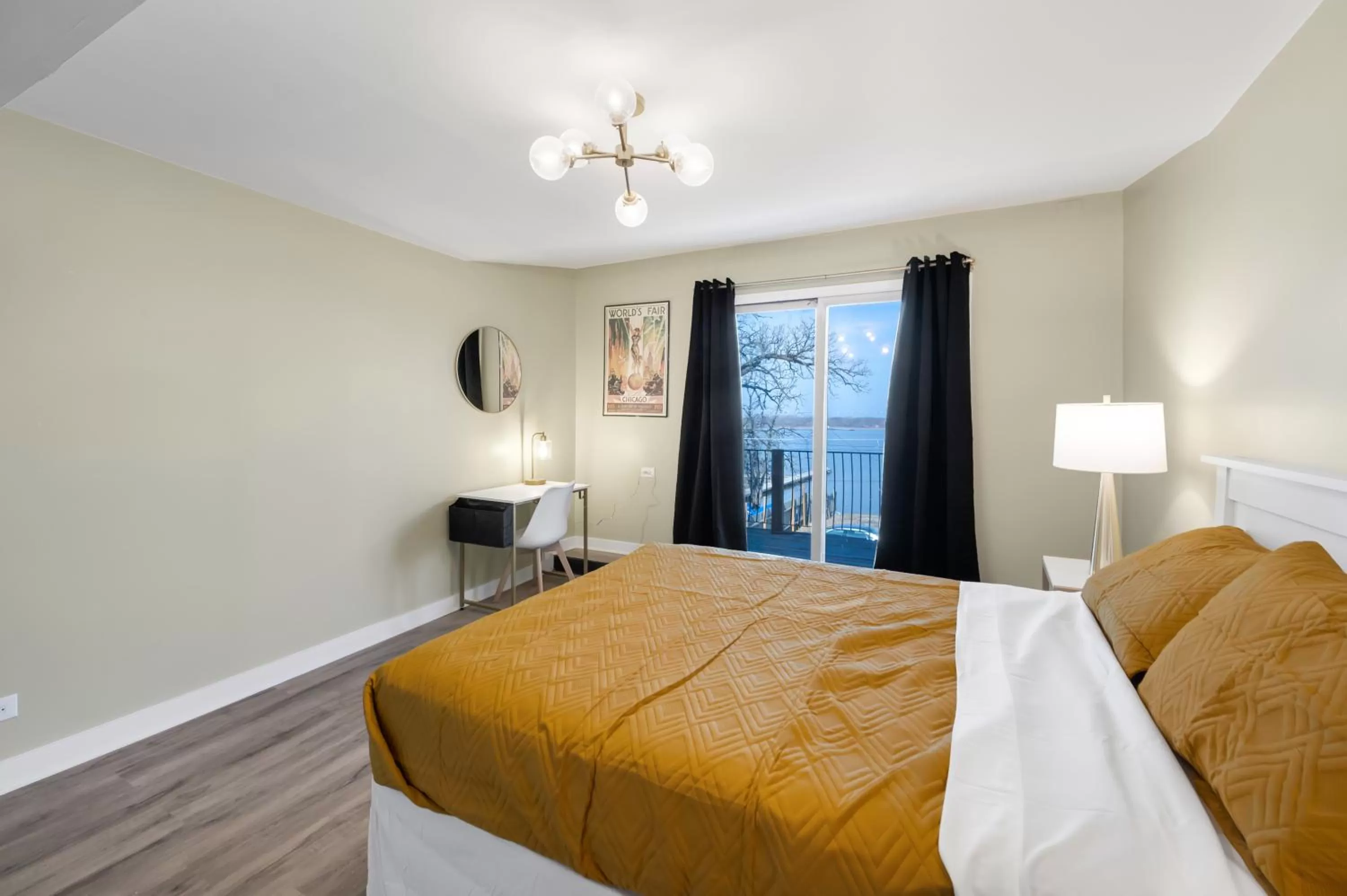 Bedroom in Randolph Hotel