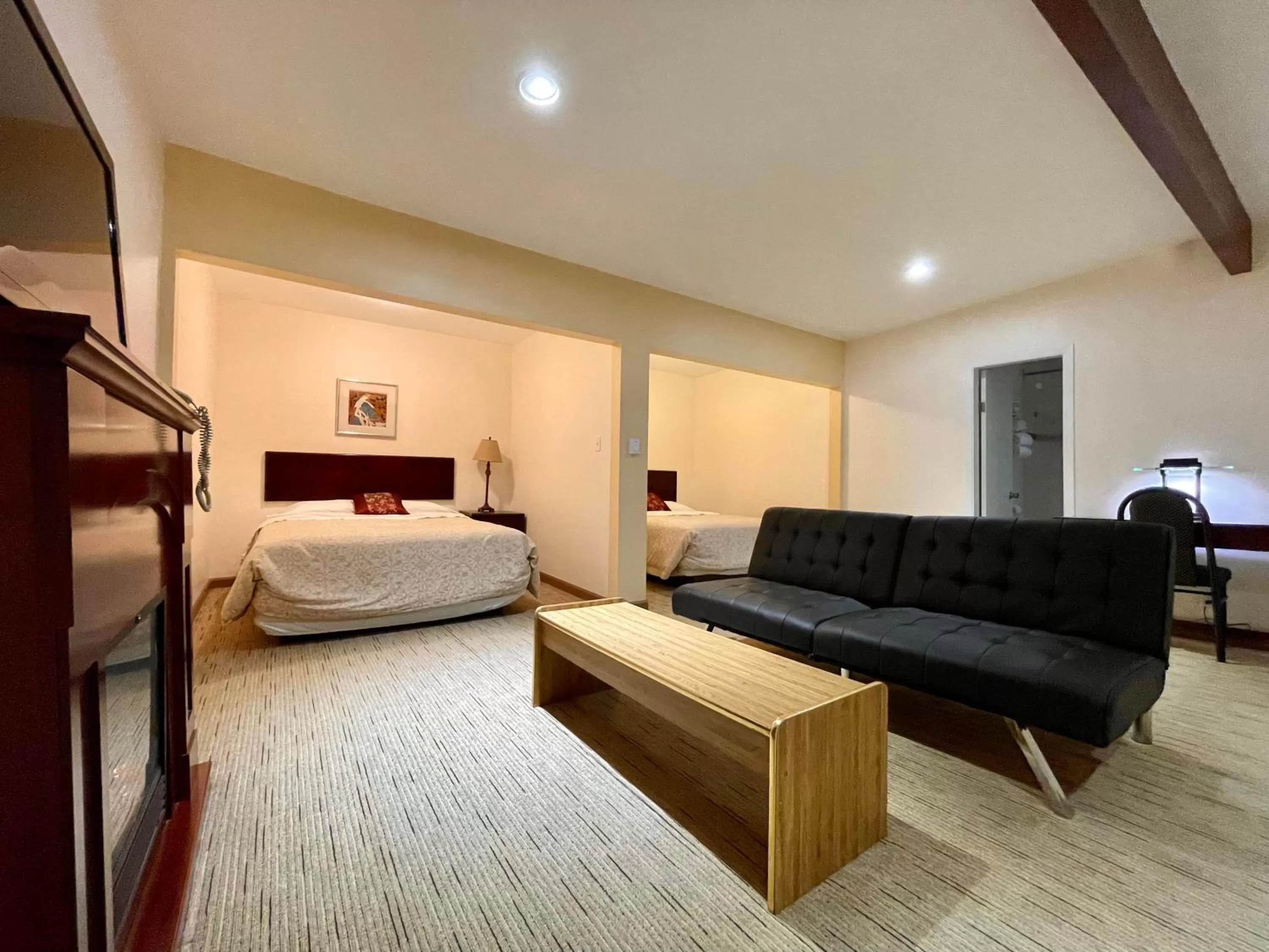 Photo of the whole room, Bed in Valhalla Inn