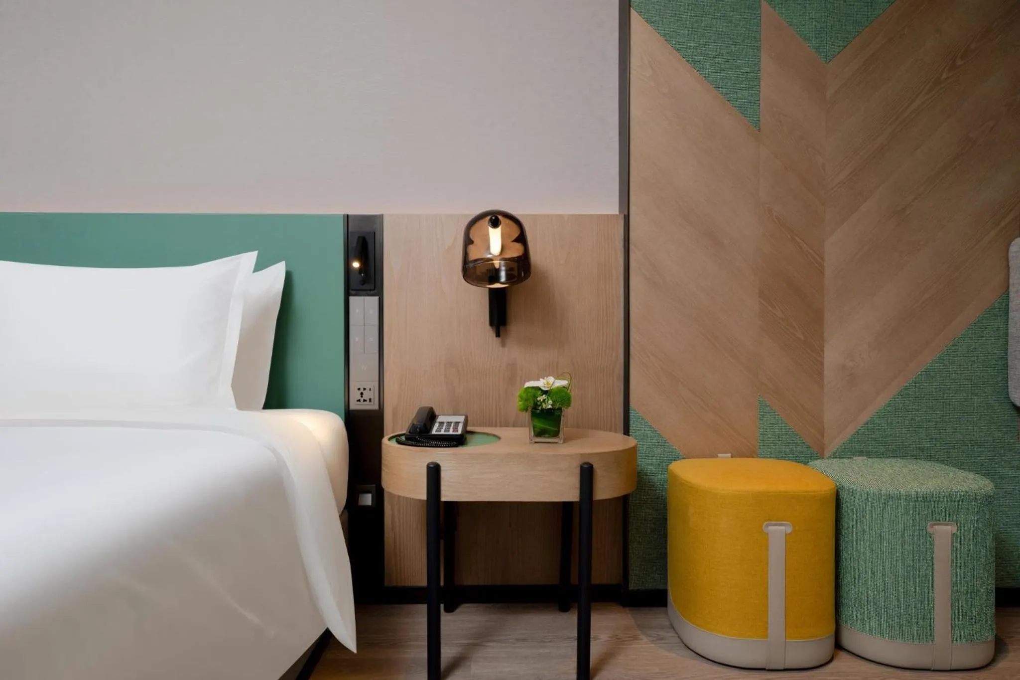 Photo of the whole room, Bed in EVEN Hotels Shenzhen Guangming Cloud Park by IHG