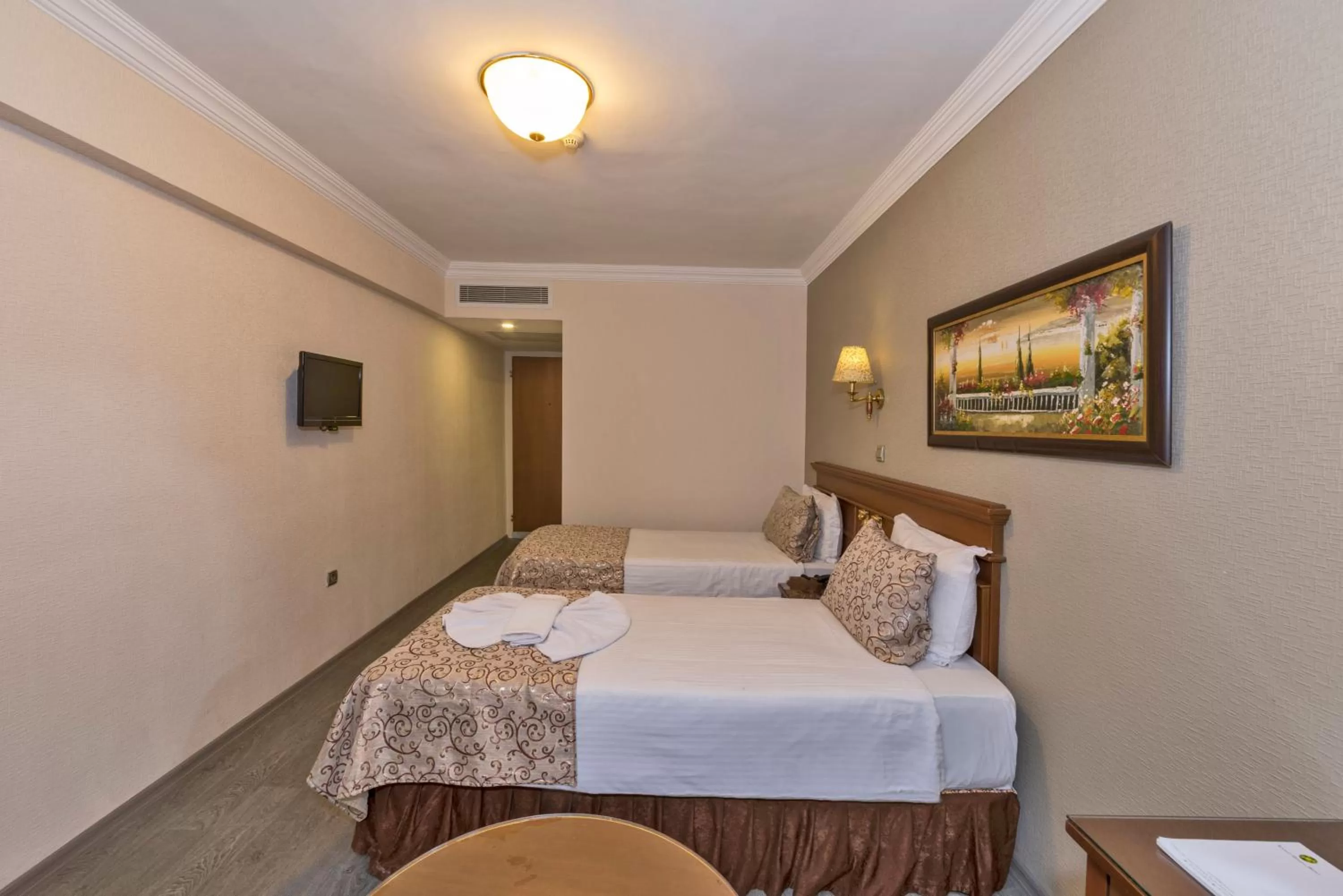 Bed in Laleli Gonen Hotel