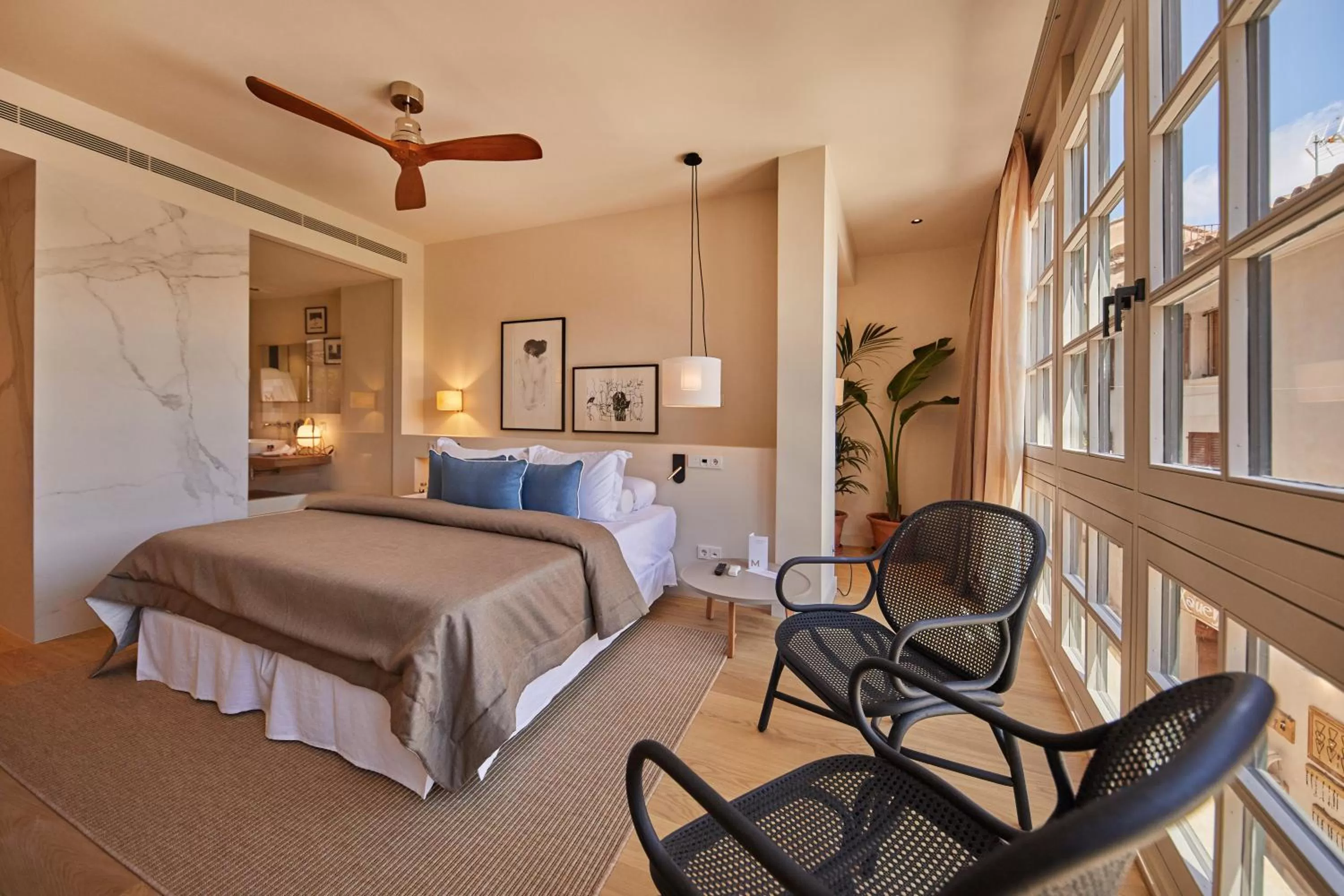 Photo of the whole room, Bed in Mon Boutique Hotel