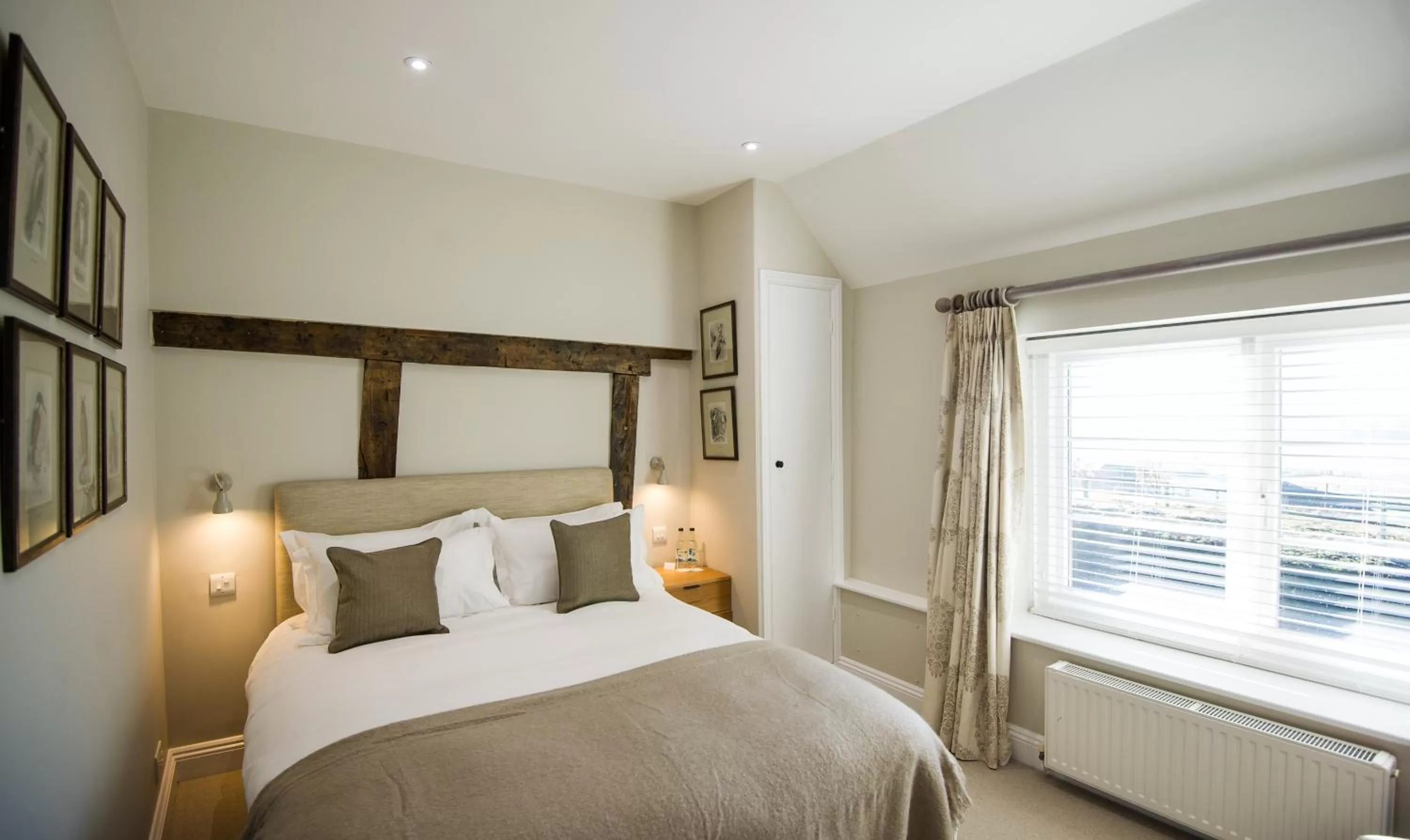 Bedroom, Bed in Cowdray Lodge B&B rooms