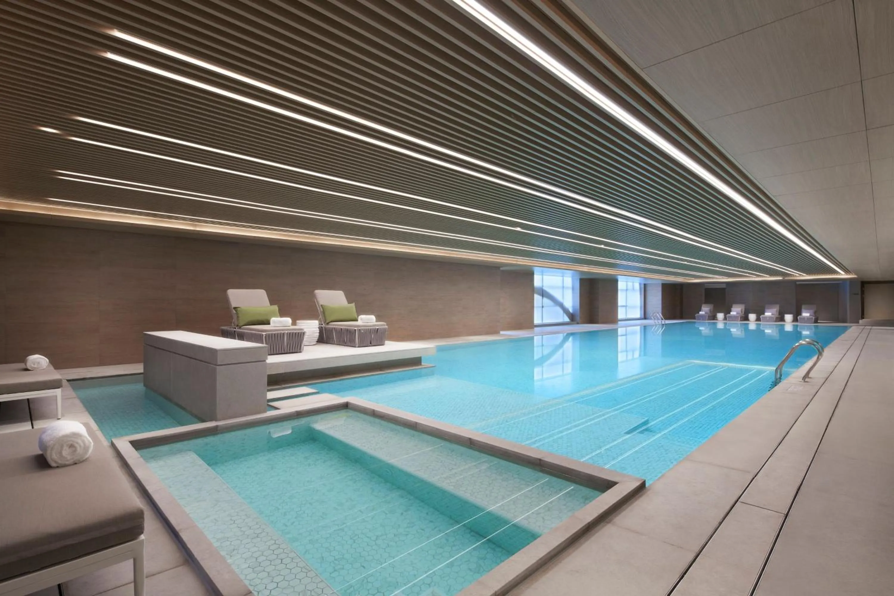 Swimming pool in Wenzhou Marriott Hotel