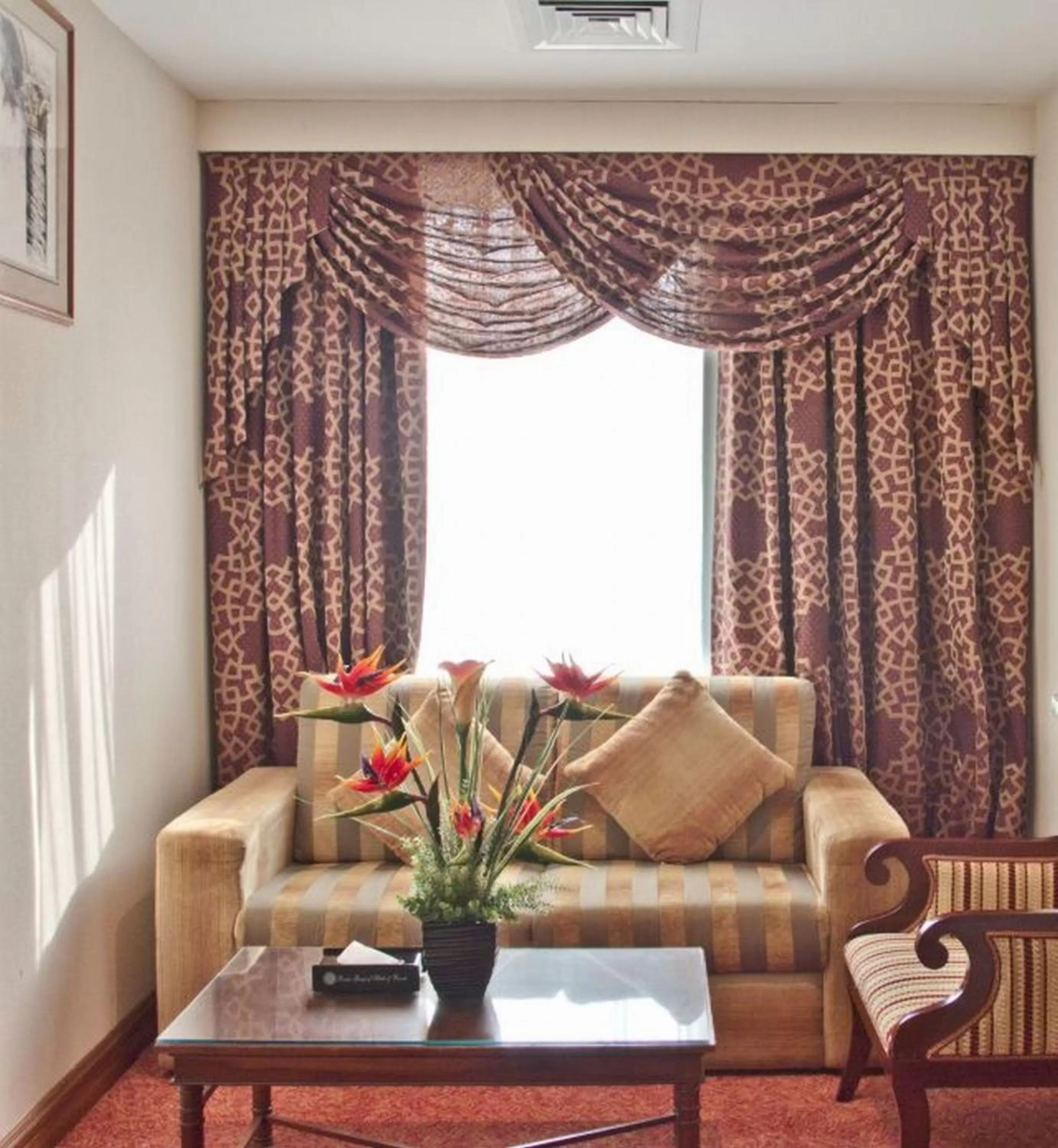 Seating area in Regent Palace Hotel