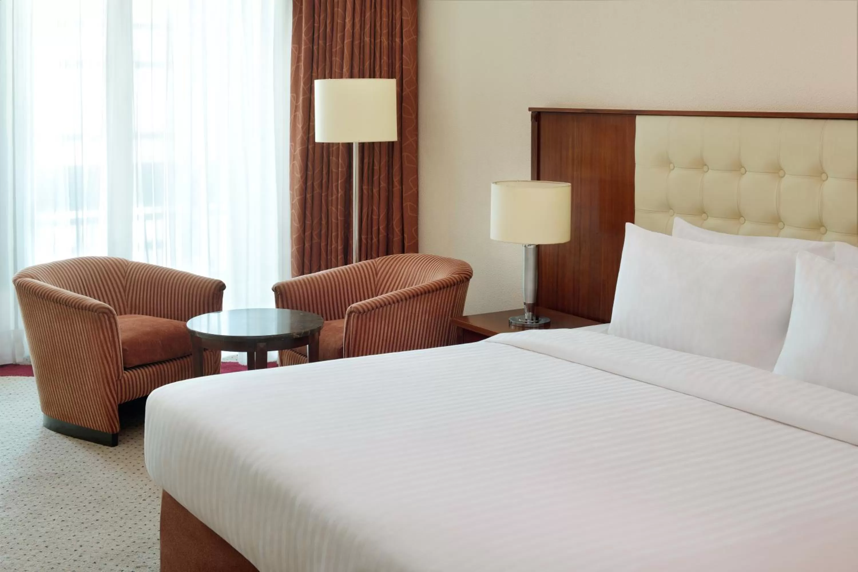 Bedroom, Bed in Mövenpick Hotel Karachi