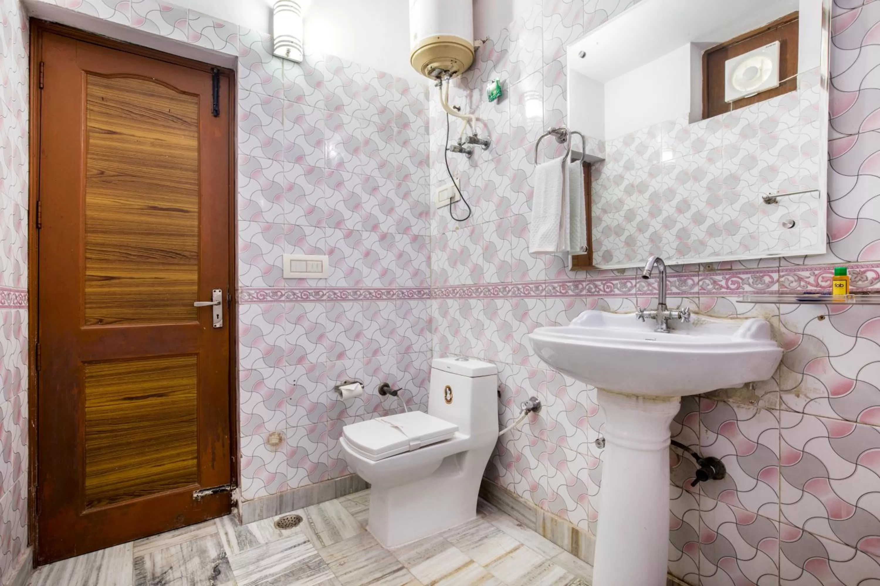 Bathroom in FabExpress IVY Inn Sector 35