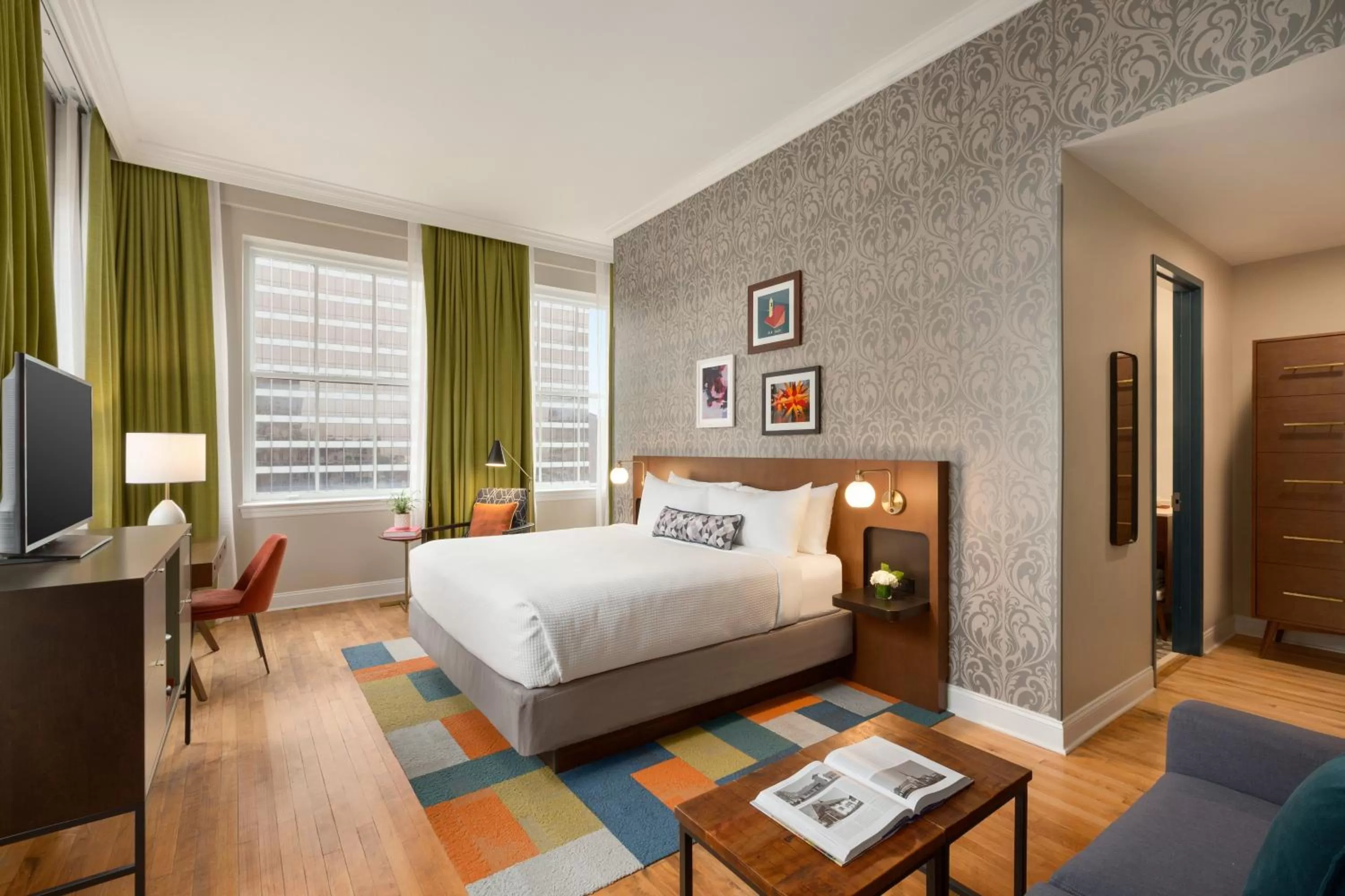 Photo of the whole room, Bed in Hotel Indigo - Winston-Salem Downtown by IHG