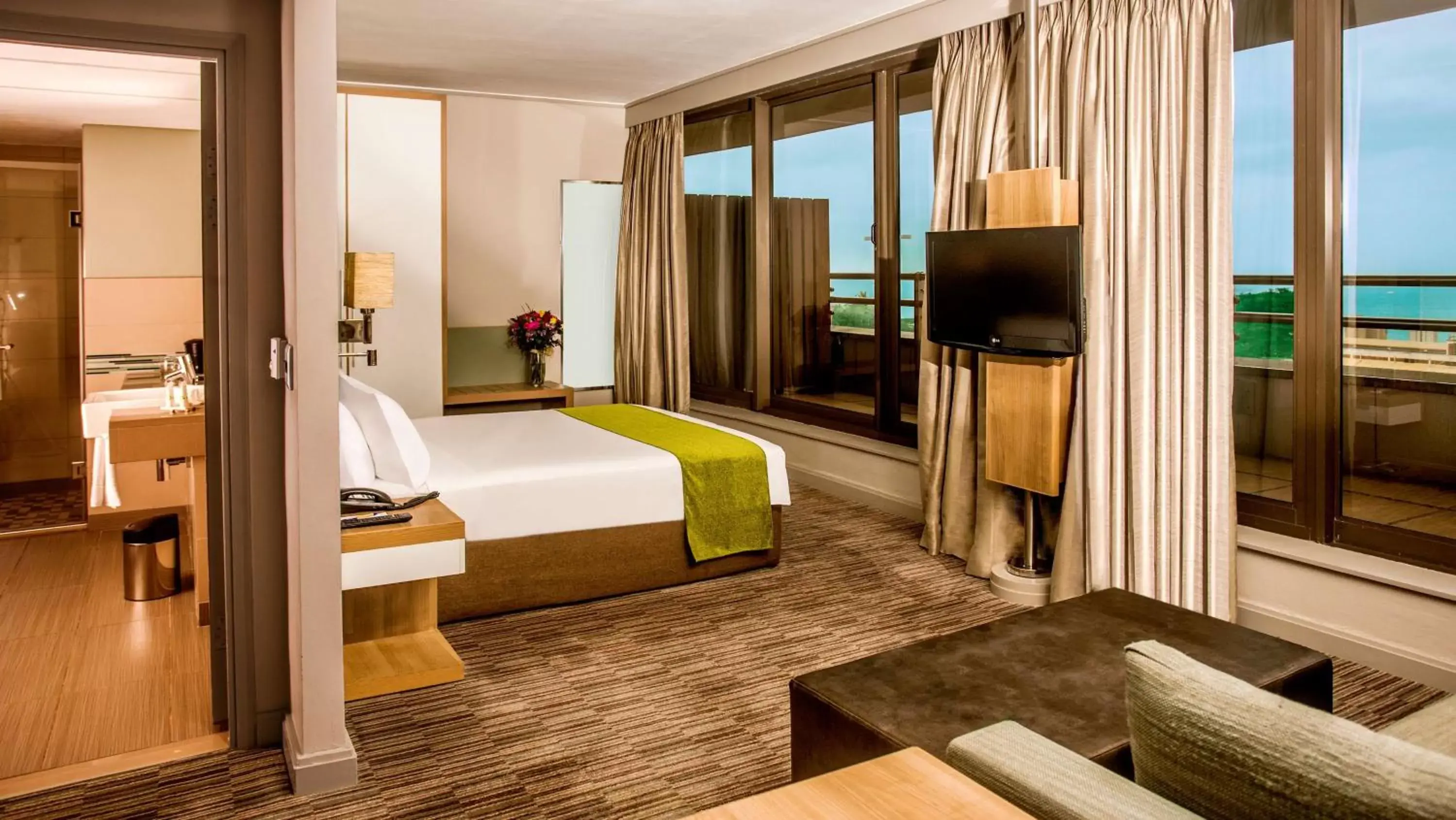 Suite 1 Queen Bed Non Smoking in Garden Court Umhlanga Suite 1 Queen Bed Non Smoking in Garden Court Umhlanga