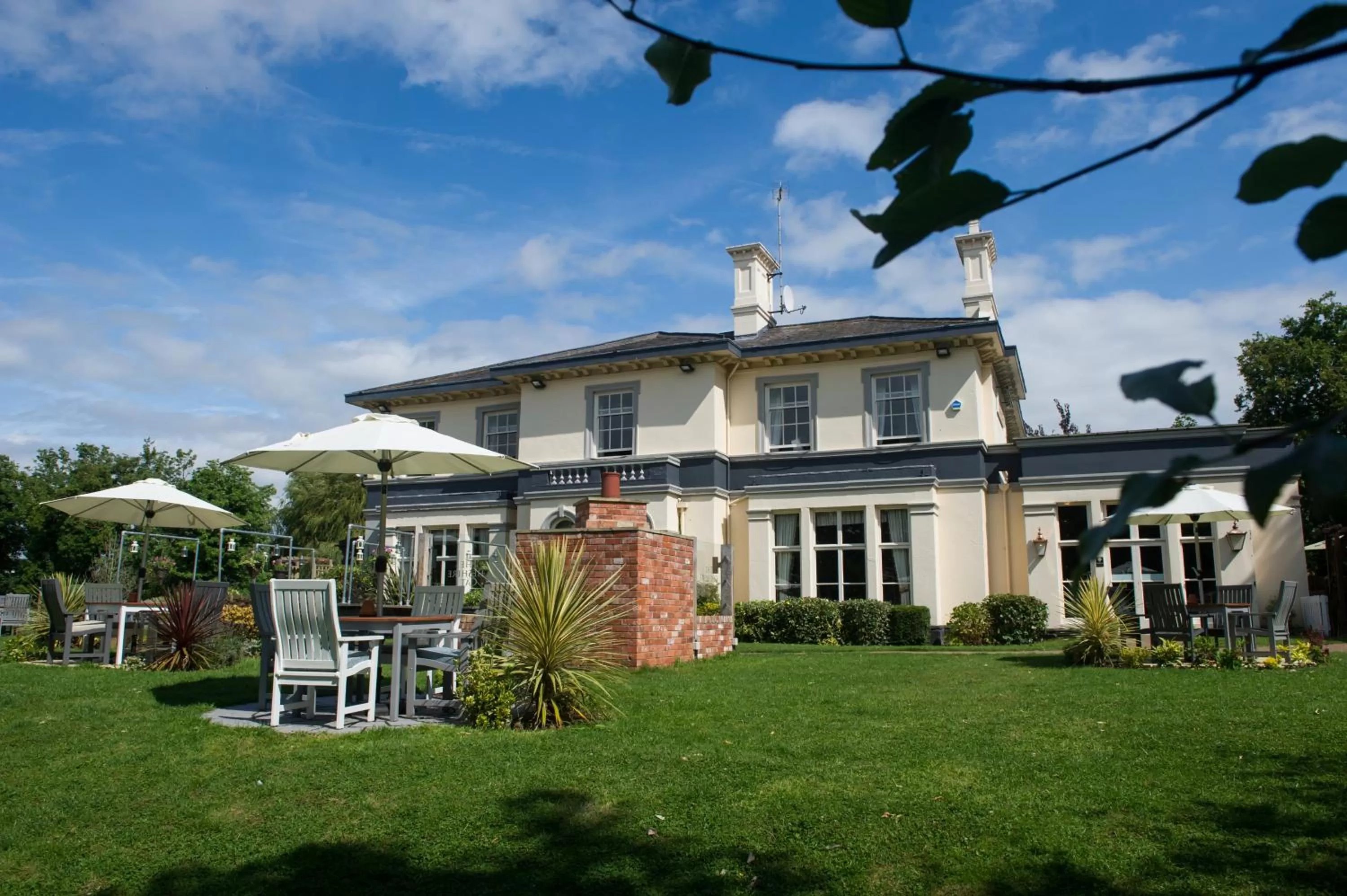 Facade/entrance in The Cheshire Cat by Innkeeper's Collection