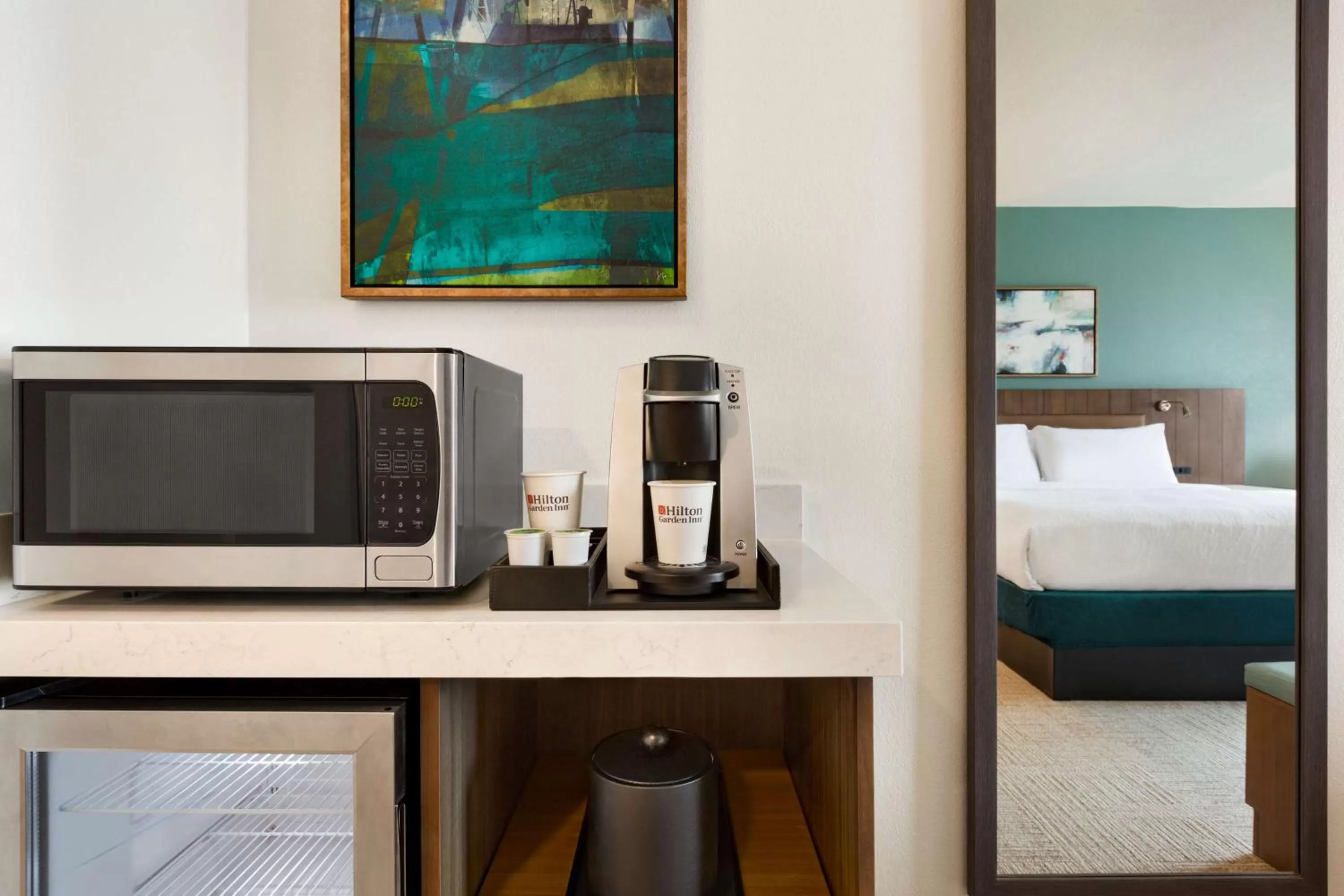 Photo of the whole room, Bed in Hilton Garden Inn Houston Energy Corridor