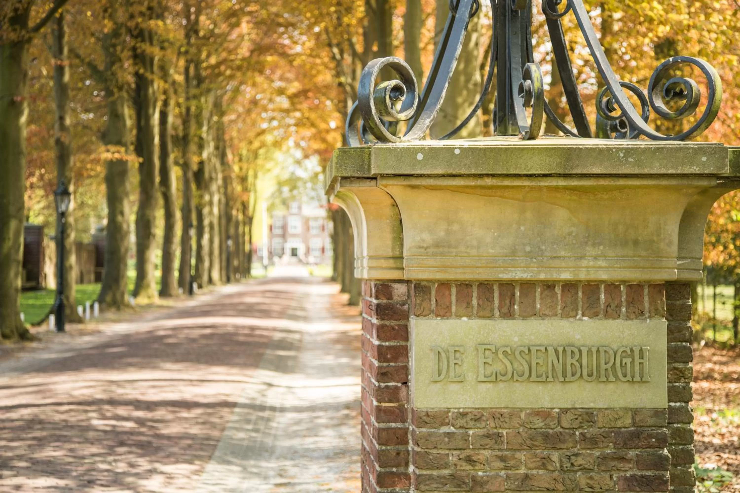 Property logo or sign in Hotel Kasteel de Essenburgh