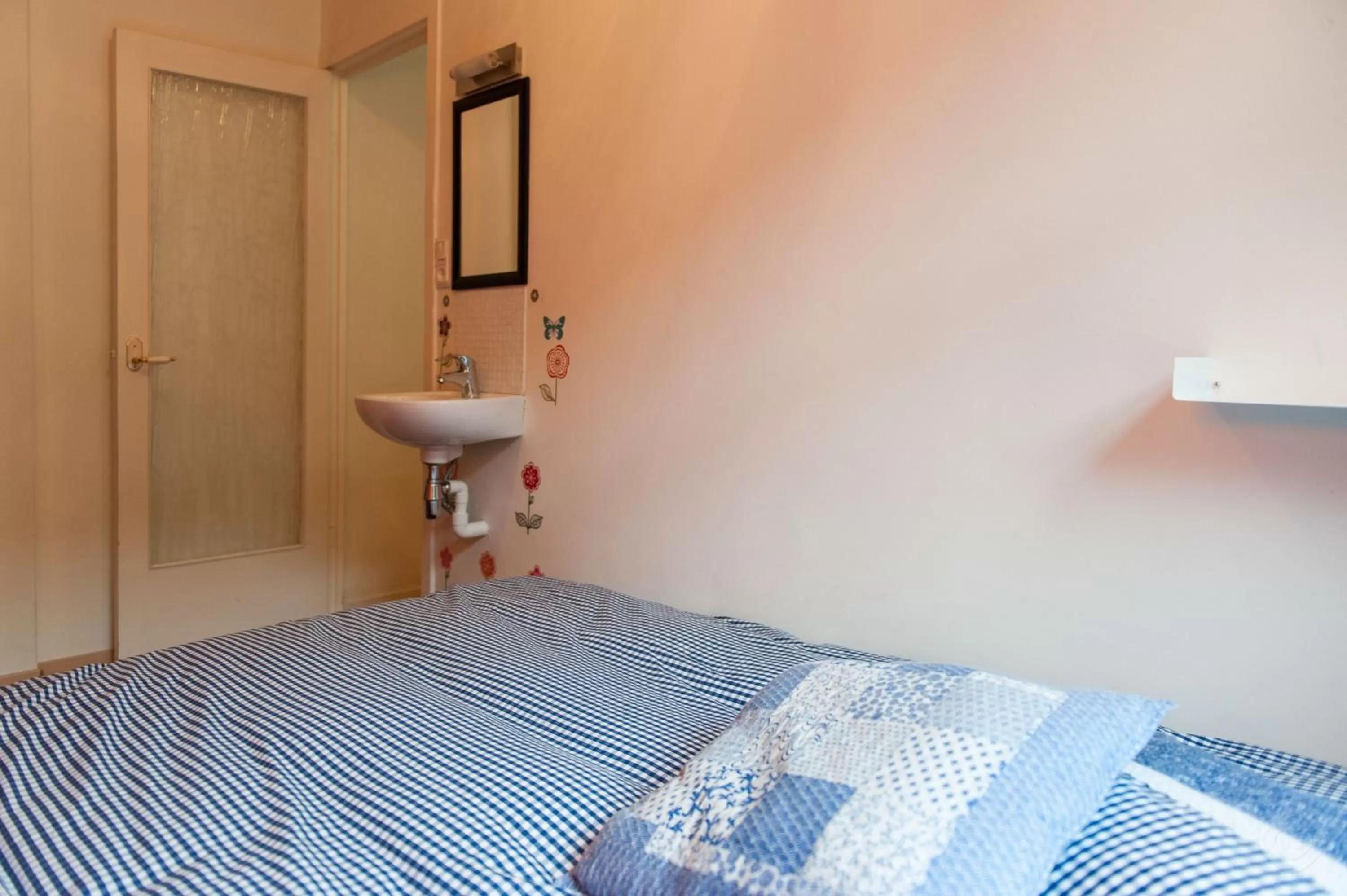 Bathroom, Bed in B&B West City Amsterdam