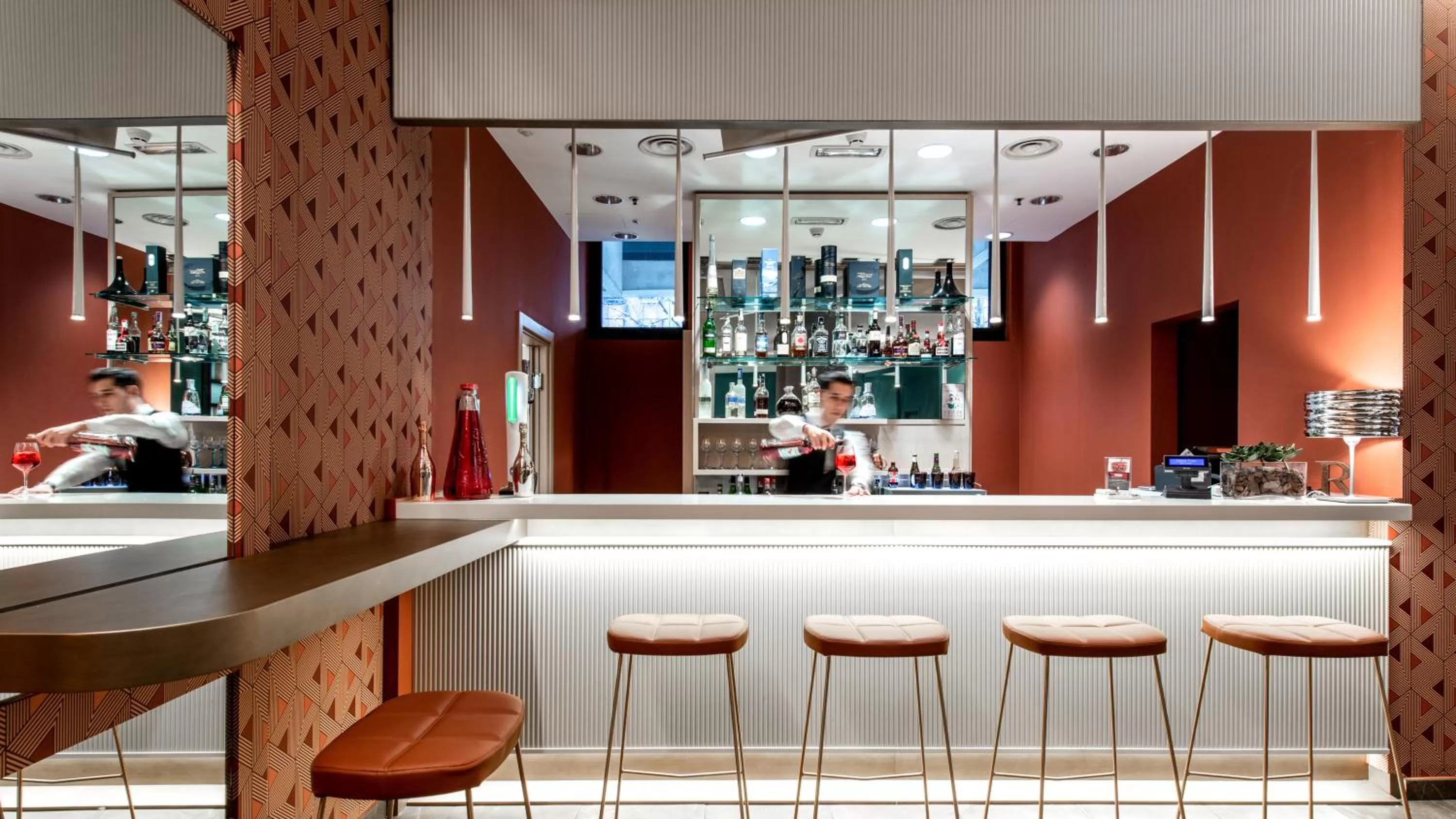 Lounge or bar in Ramada Plaza by Wyndham Milano