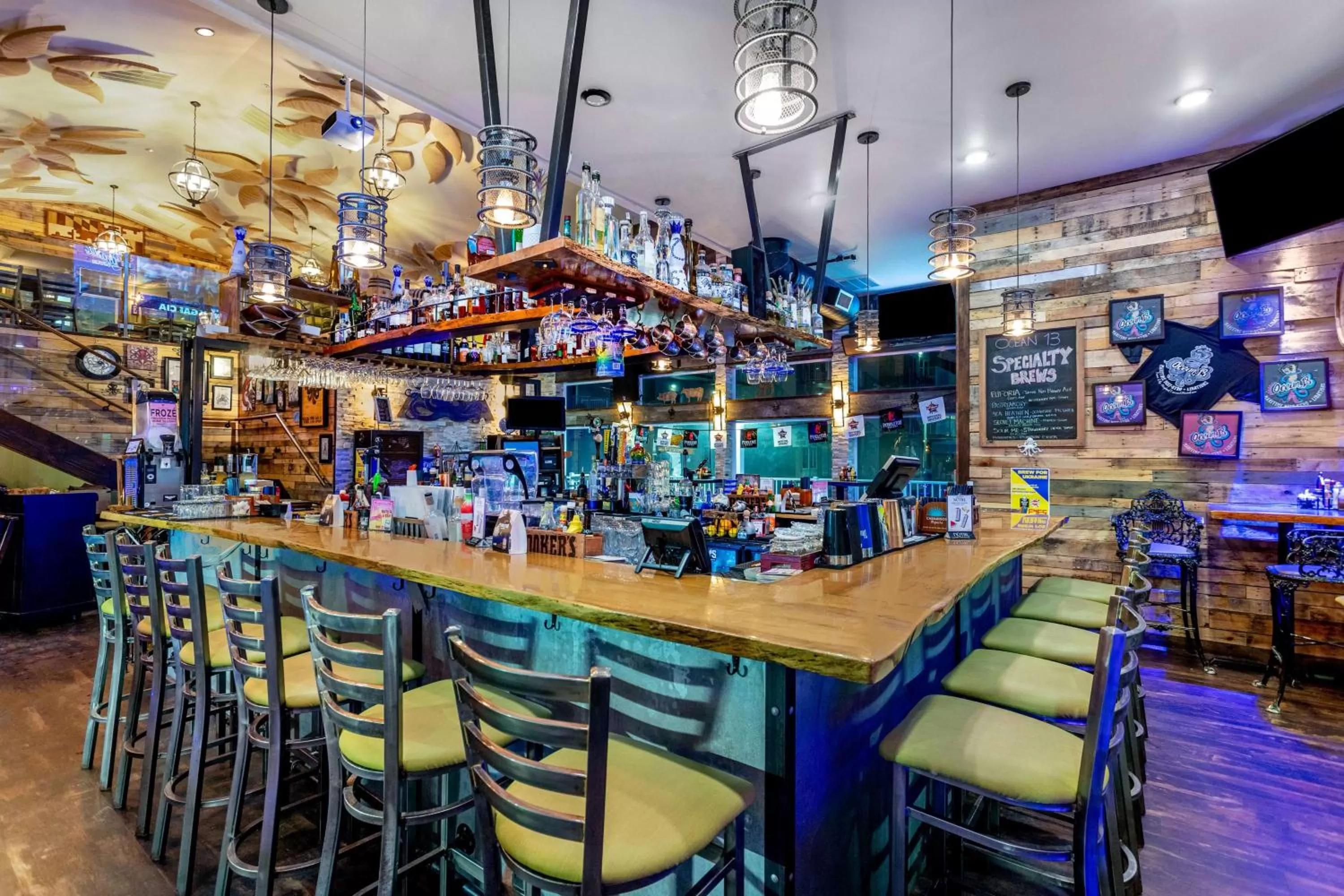 Lounge or bar in La Quinta by Wyndham Ocean City