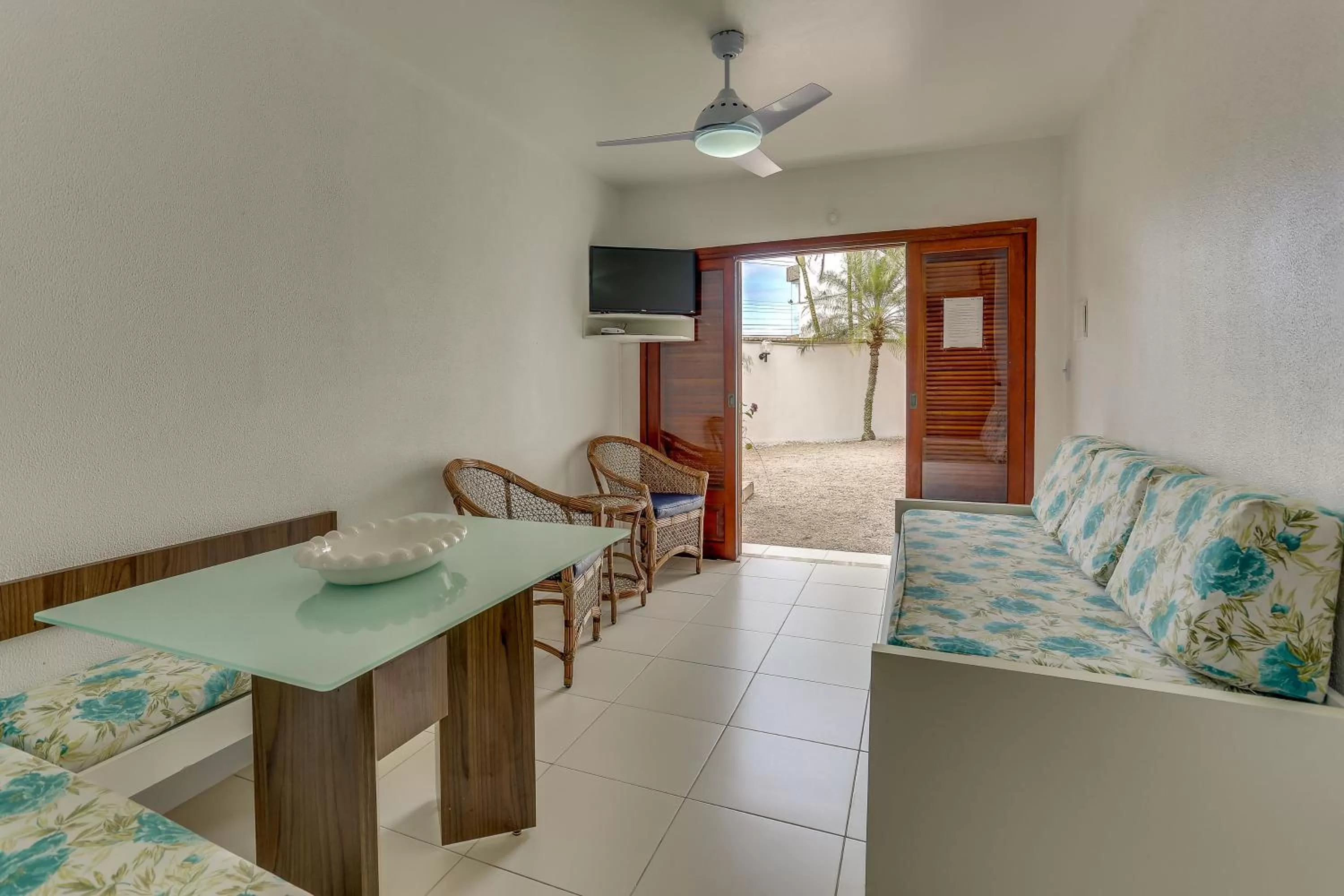 Living room, Dining Area in Pousada Saint Paul