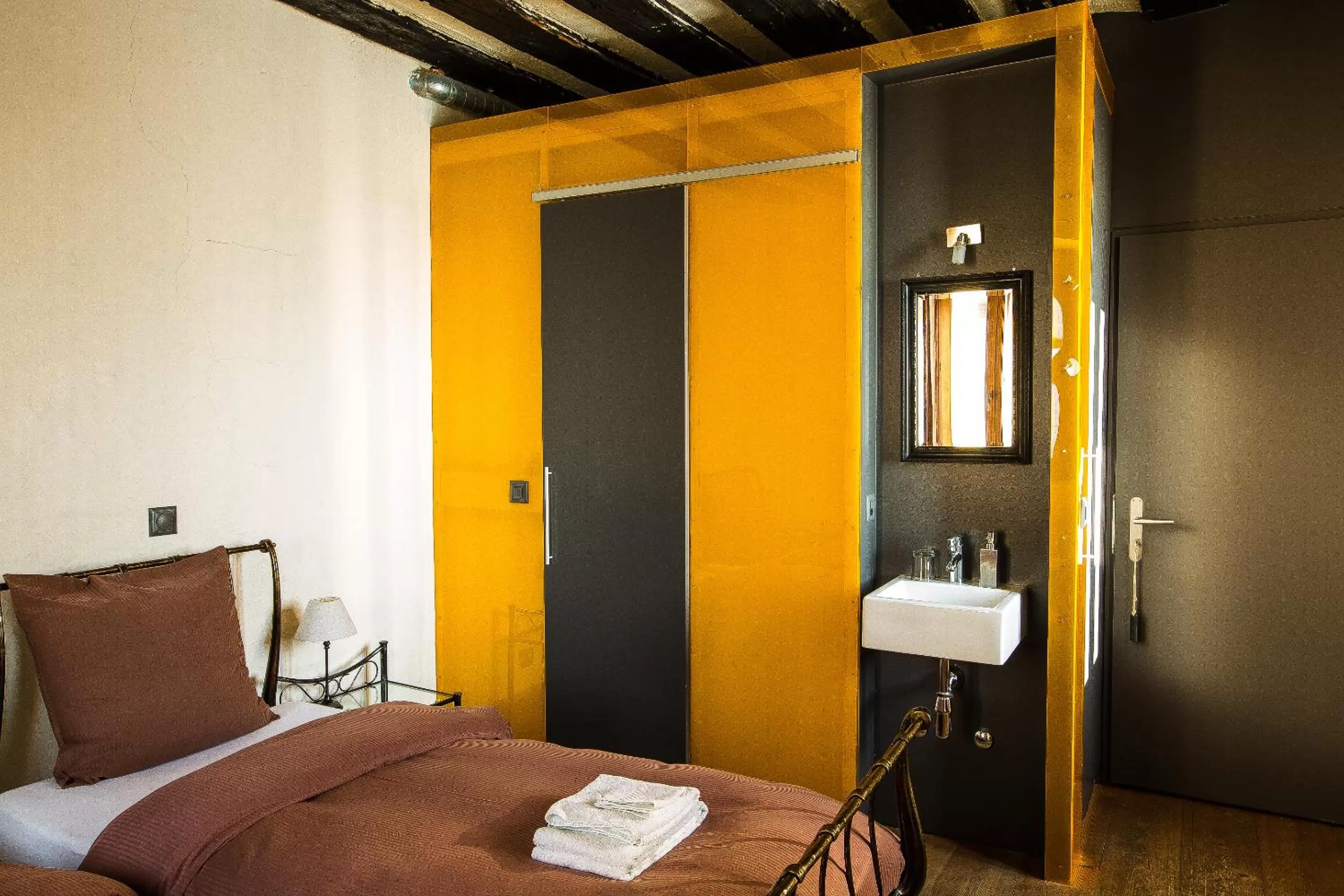 Photo of the whole room, Bed in La Grande Maison