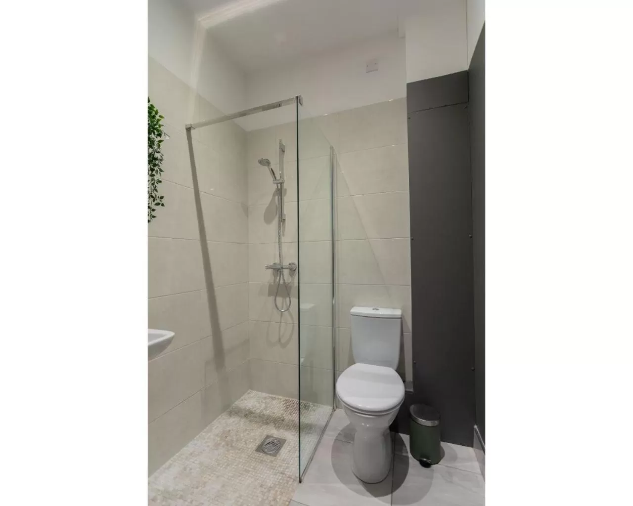 Bathroom in Central Belfast Apartments Camden Street