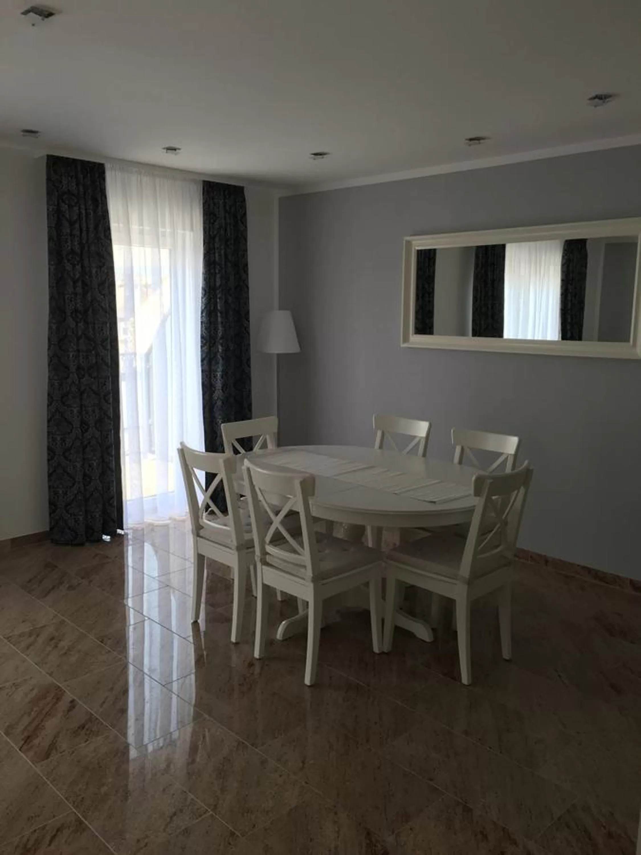 Property building, Dining Area in Merkel Villa Apartamente