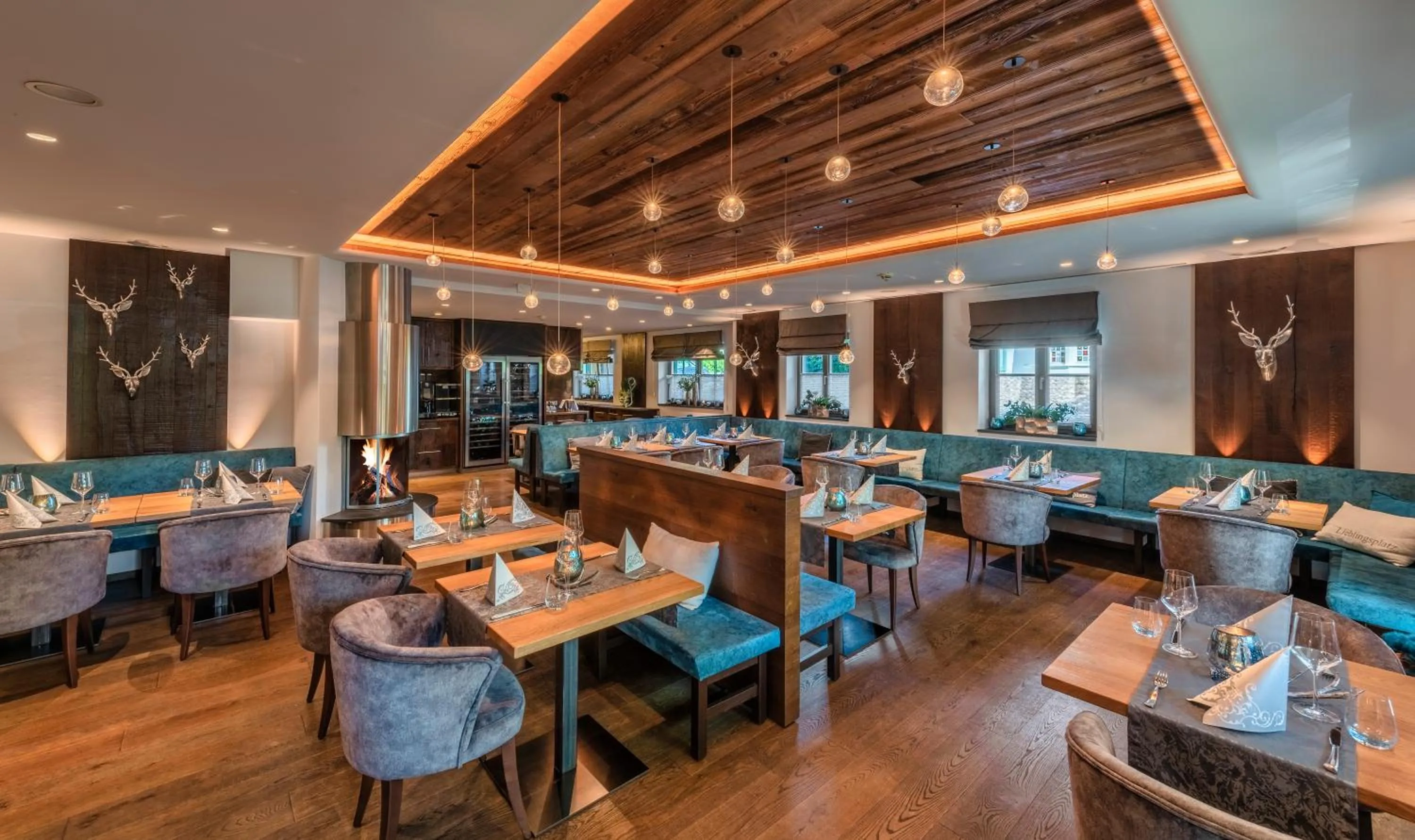 Restaurant/places to eat in Hotel Maximilian