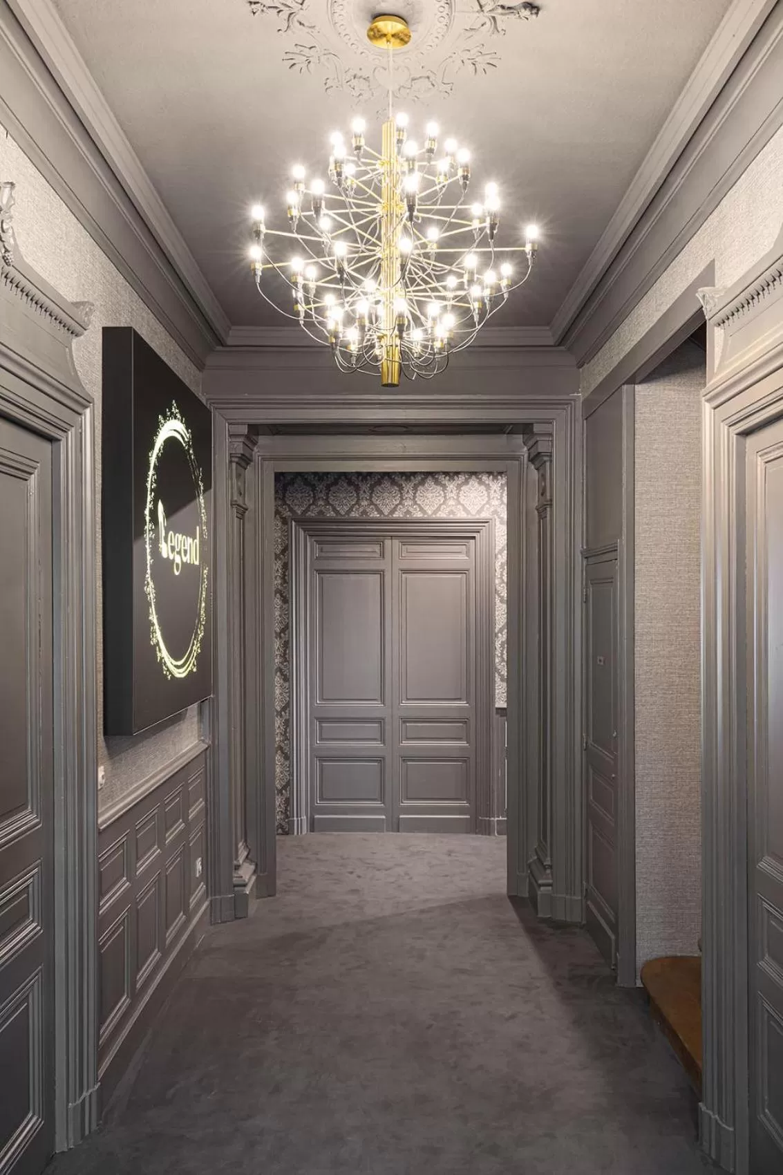 Lobby or reception in Legend Majestic Superbe Love Room - Jacuzzi - Champagne - Romantisme - parking privé