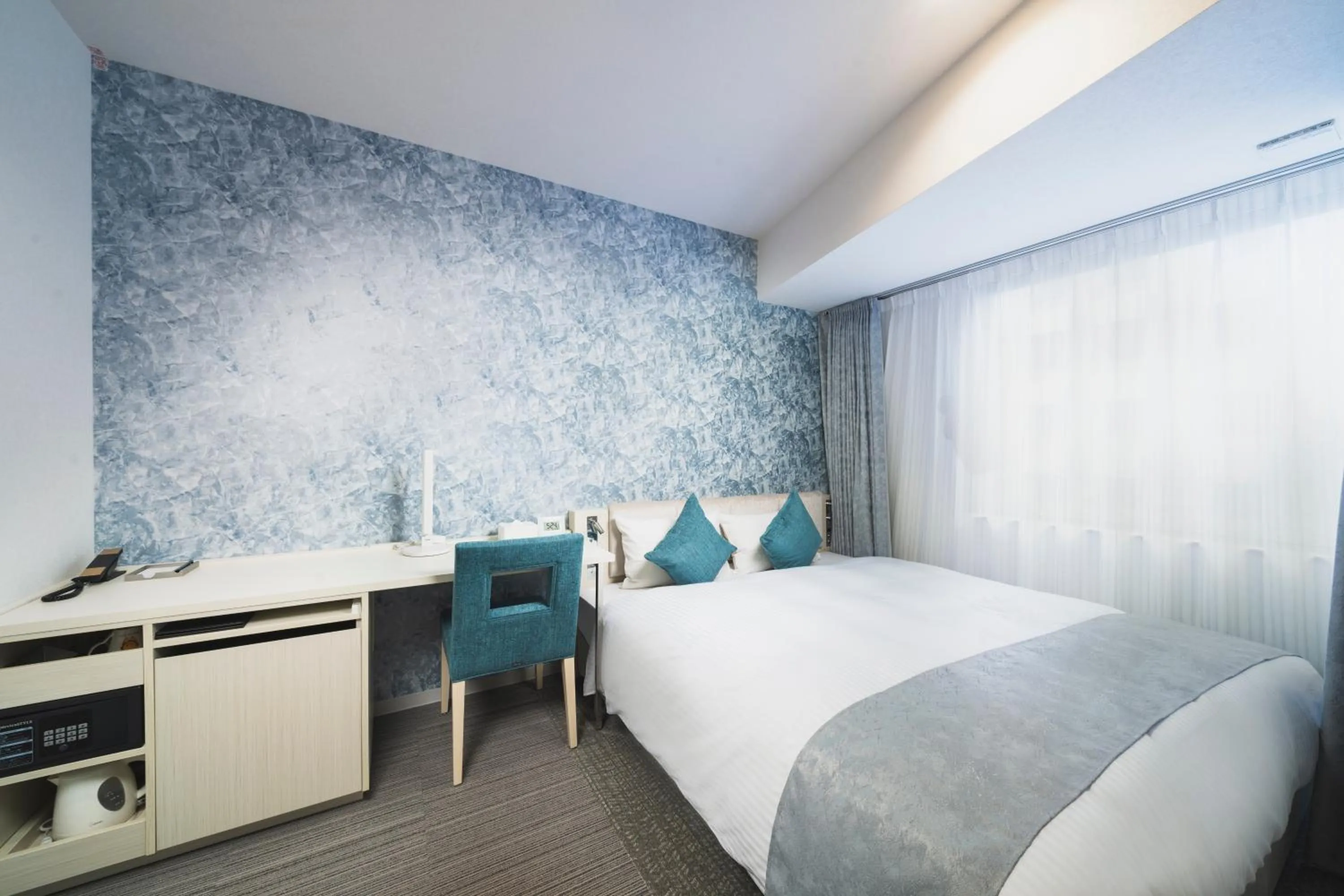 Bed in Rembrandt Style Naha