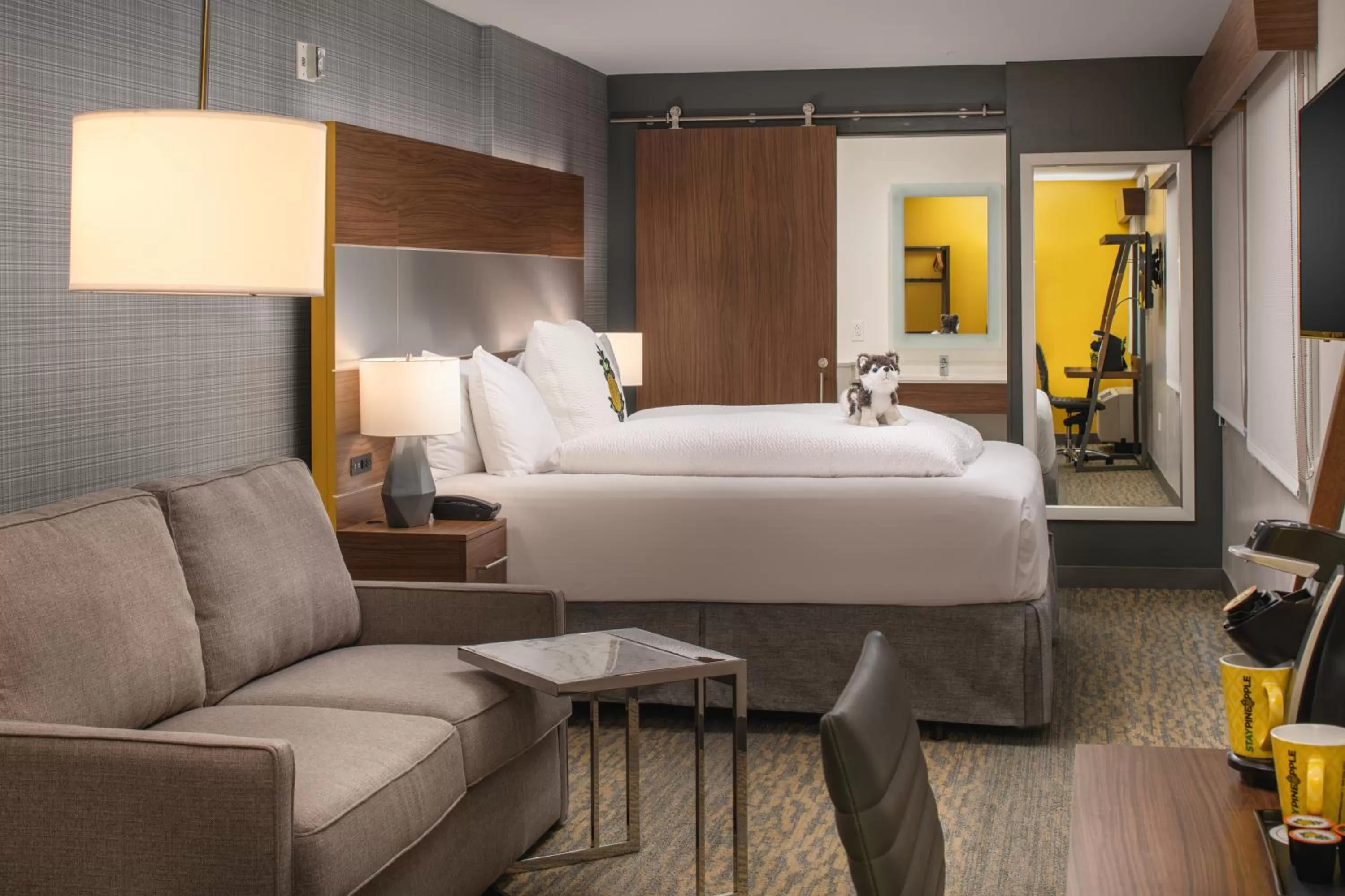 Z King Suite w/Communication Features in Staypineapple, Hotel Z, Gaslamp San Diego