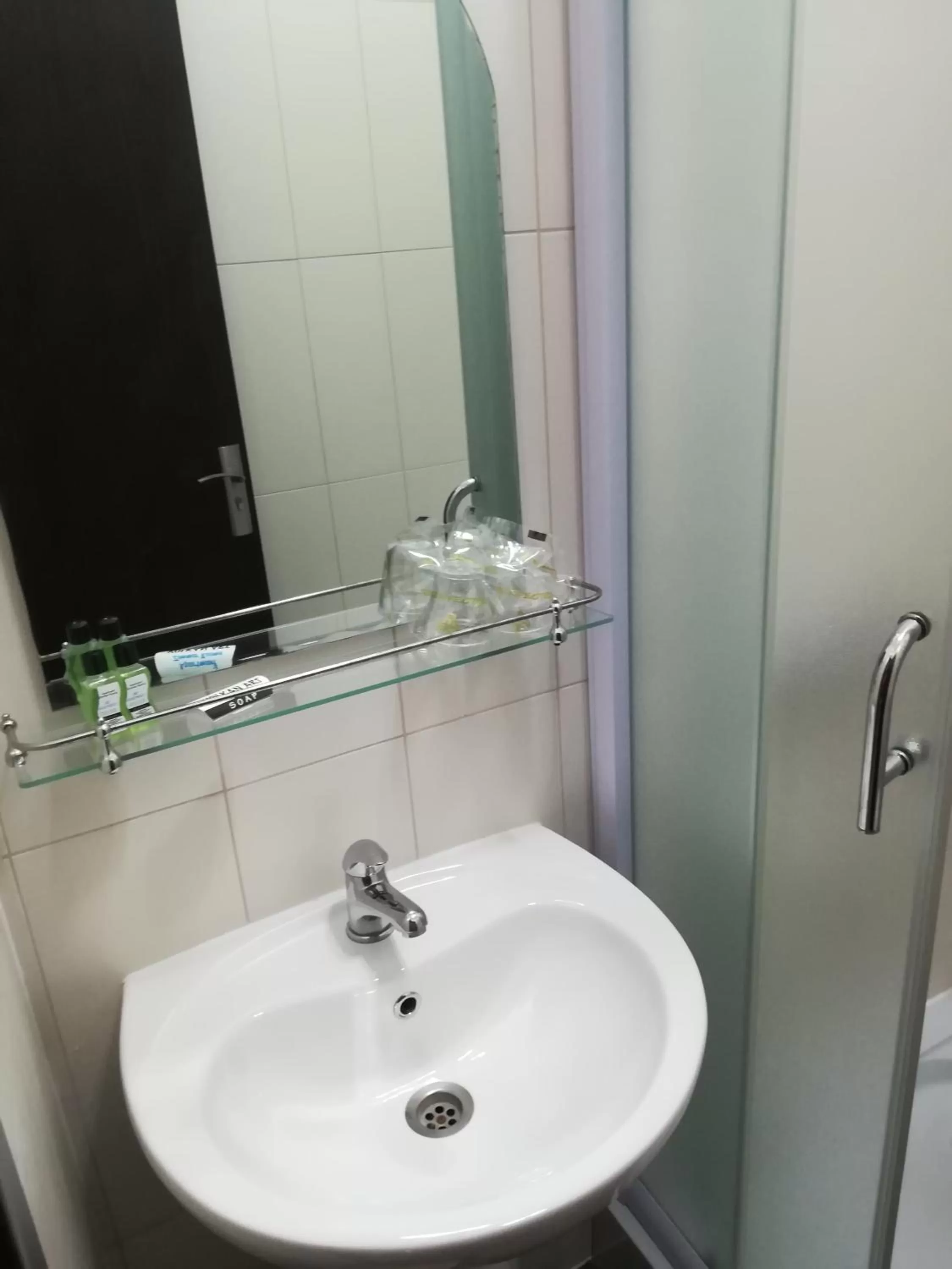 Shower, Bathroom in Art B