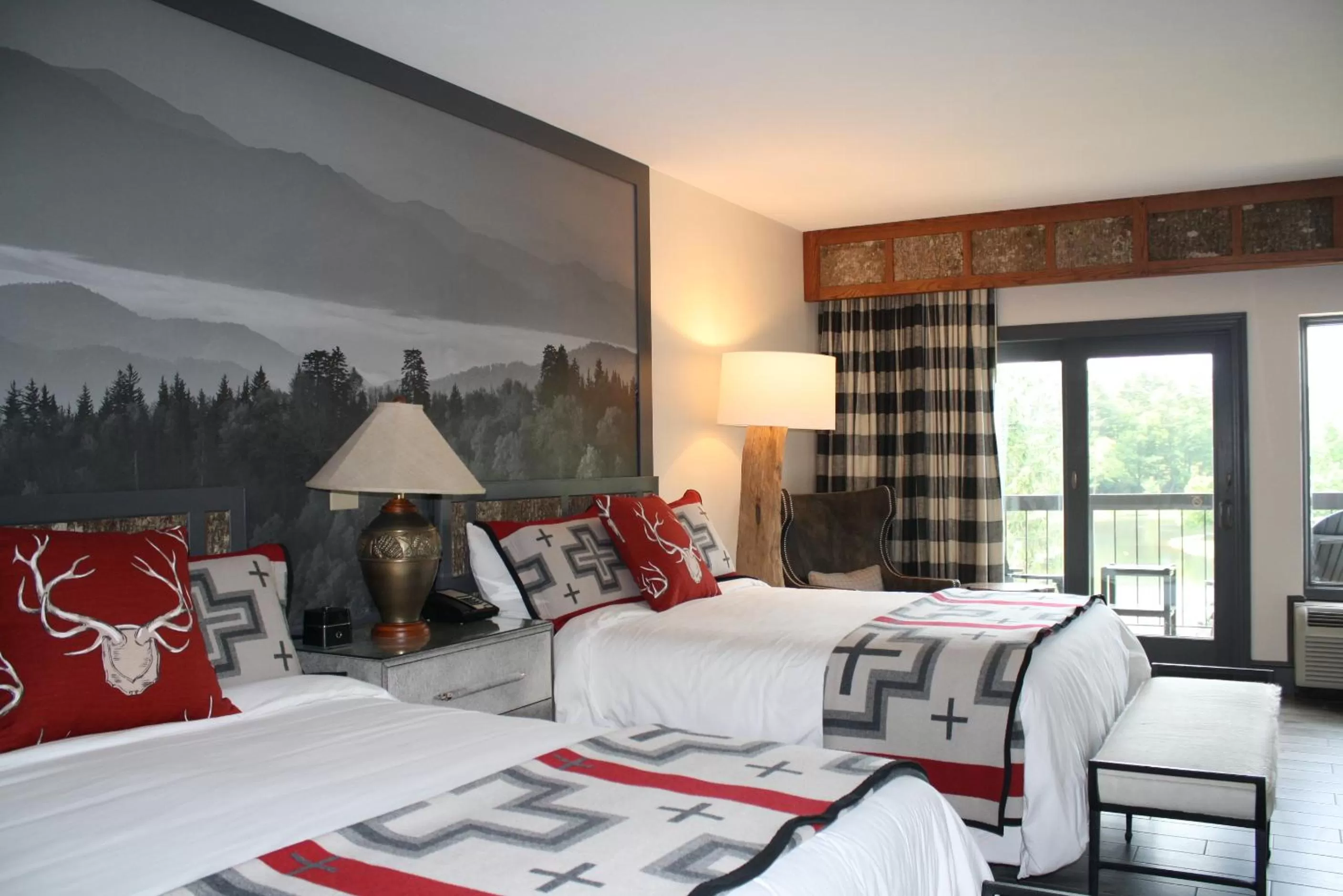 Bedroom, Bed in Chetola Resort