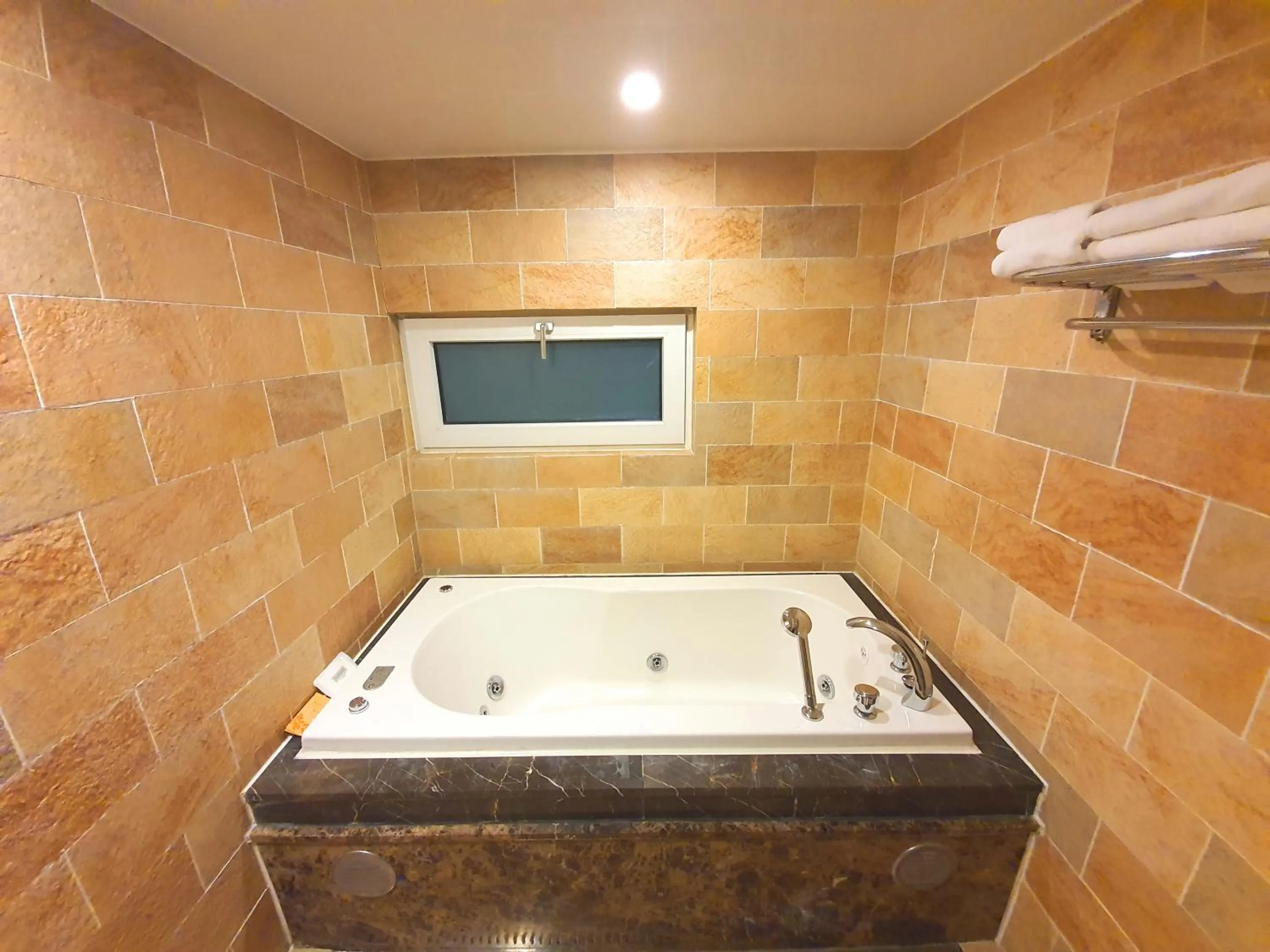 Friendly DH Naissance Hotel by Mindrum Group