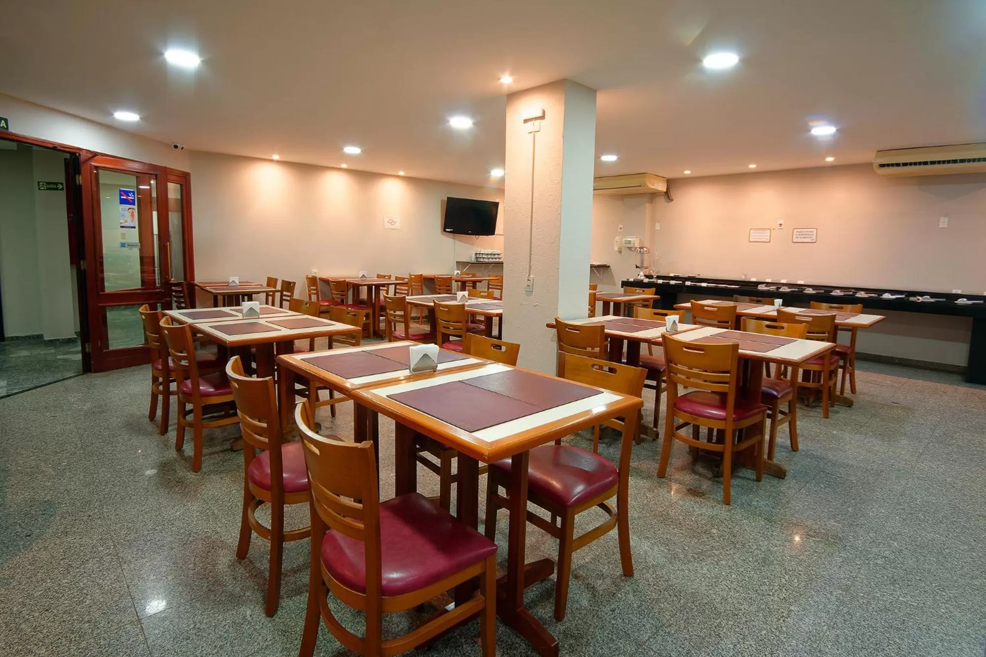 Restaurant/places to eat in Fênix Hotel Campinas