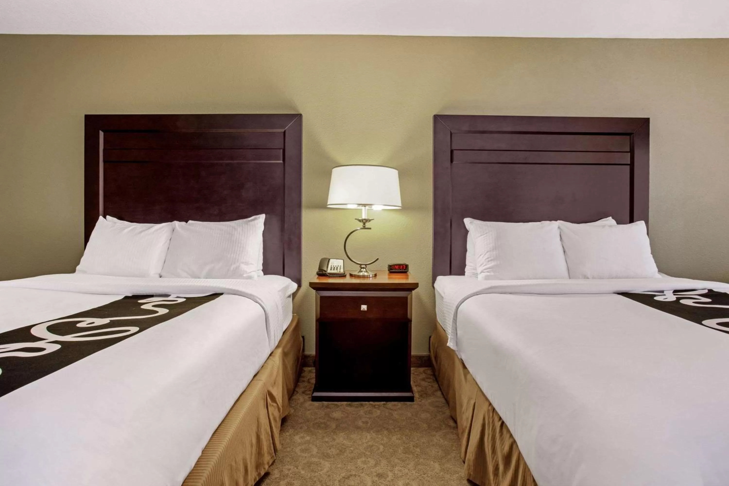 Photo of the whole room, Bed in La Quinta by Wyndham Bismarck