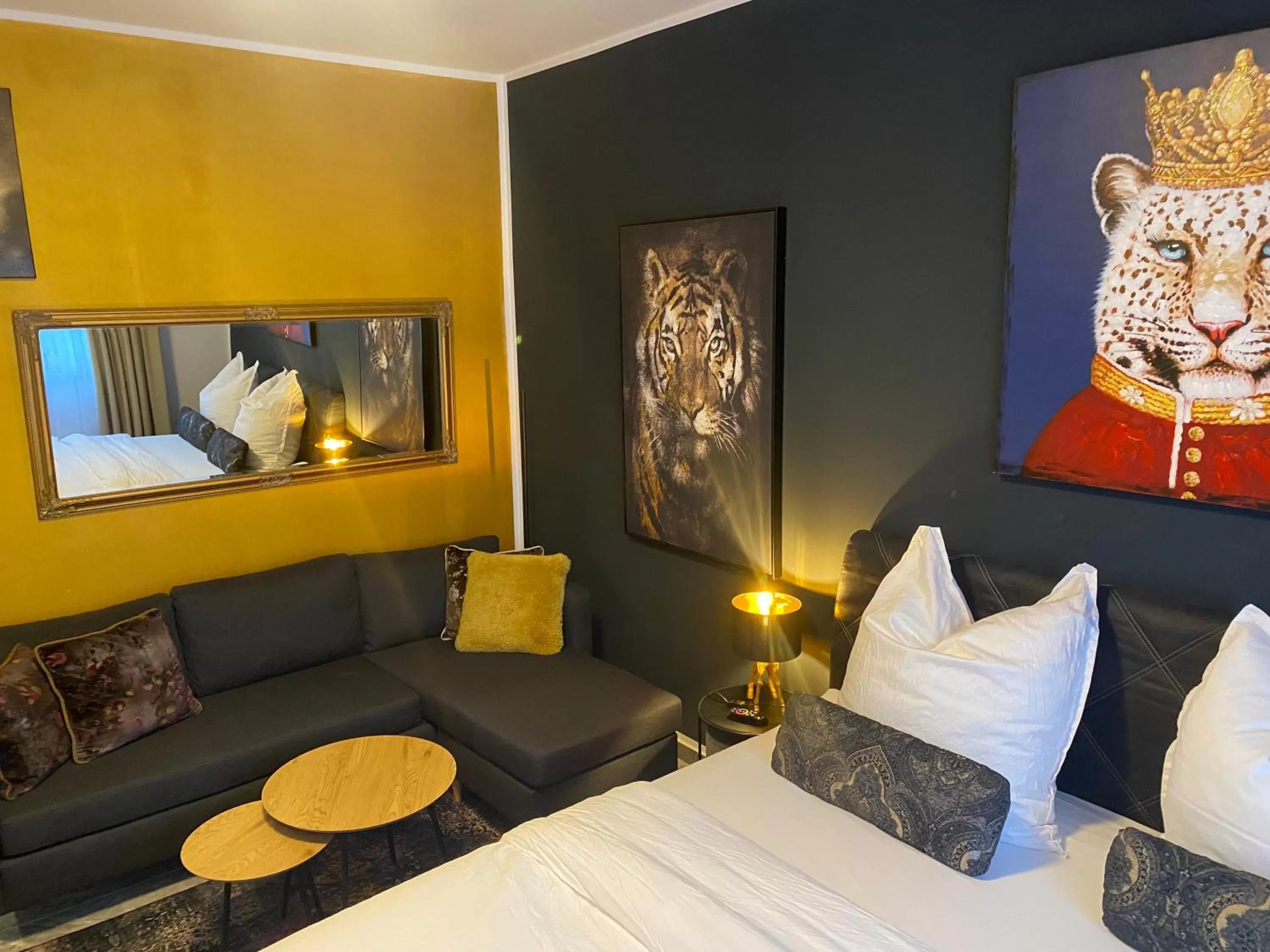 Bed in MARRAM Suitehotel