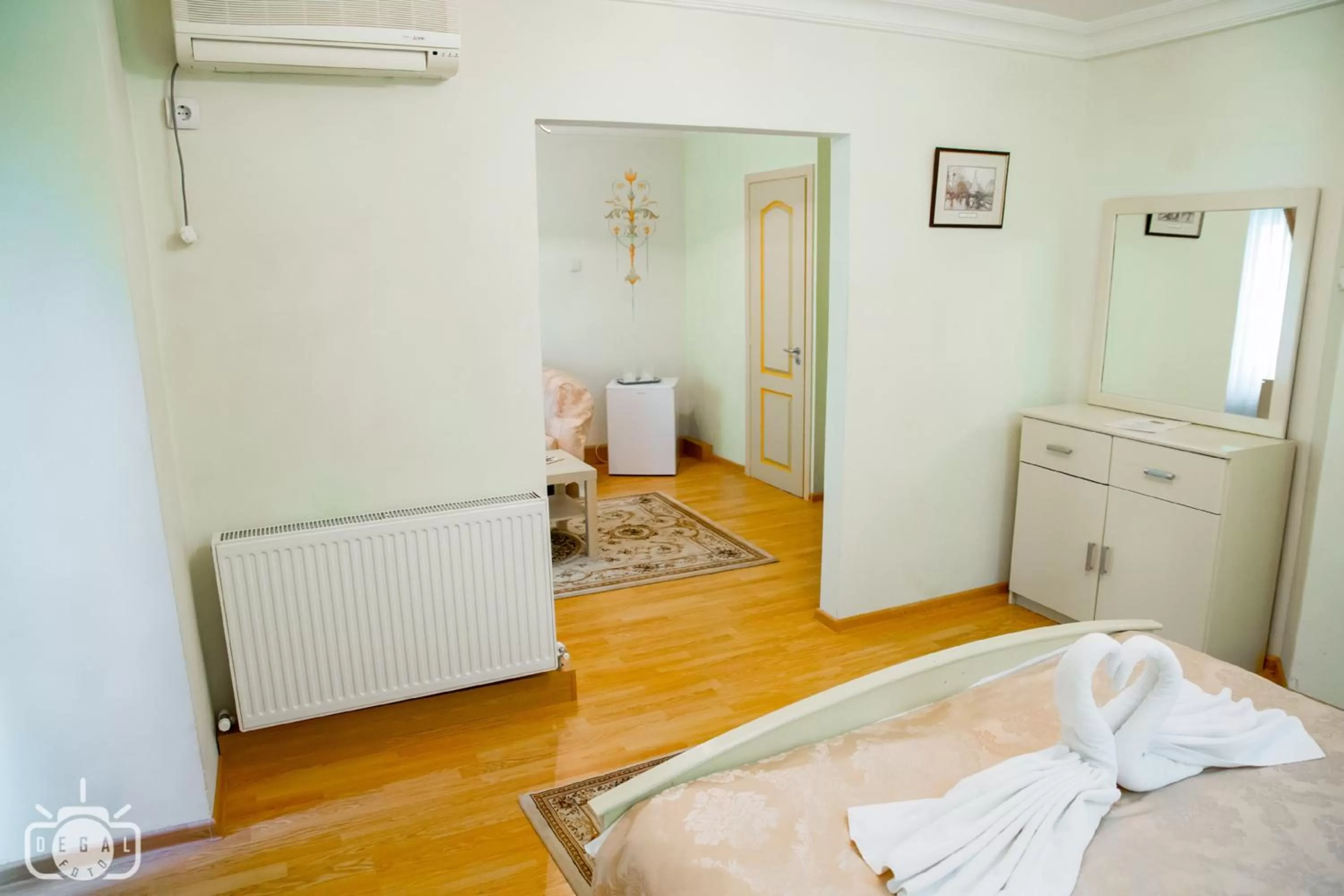 Photo of the whole room in Villa Tamara