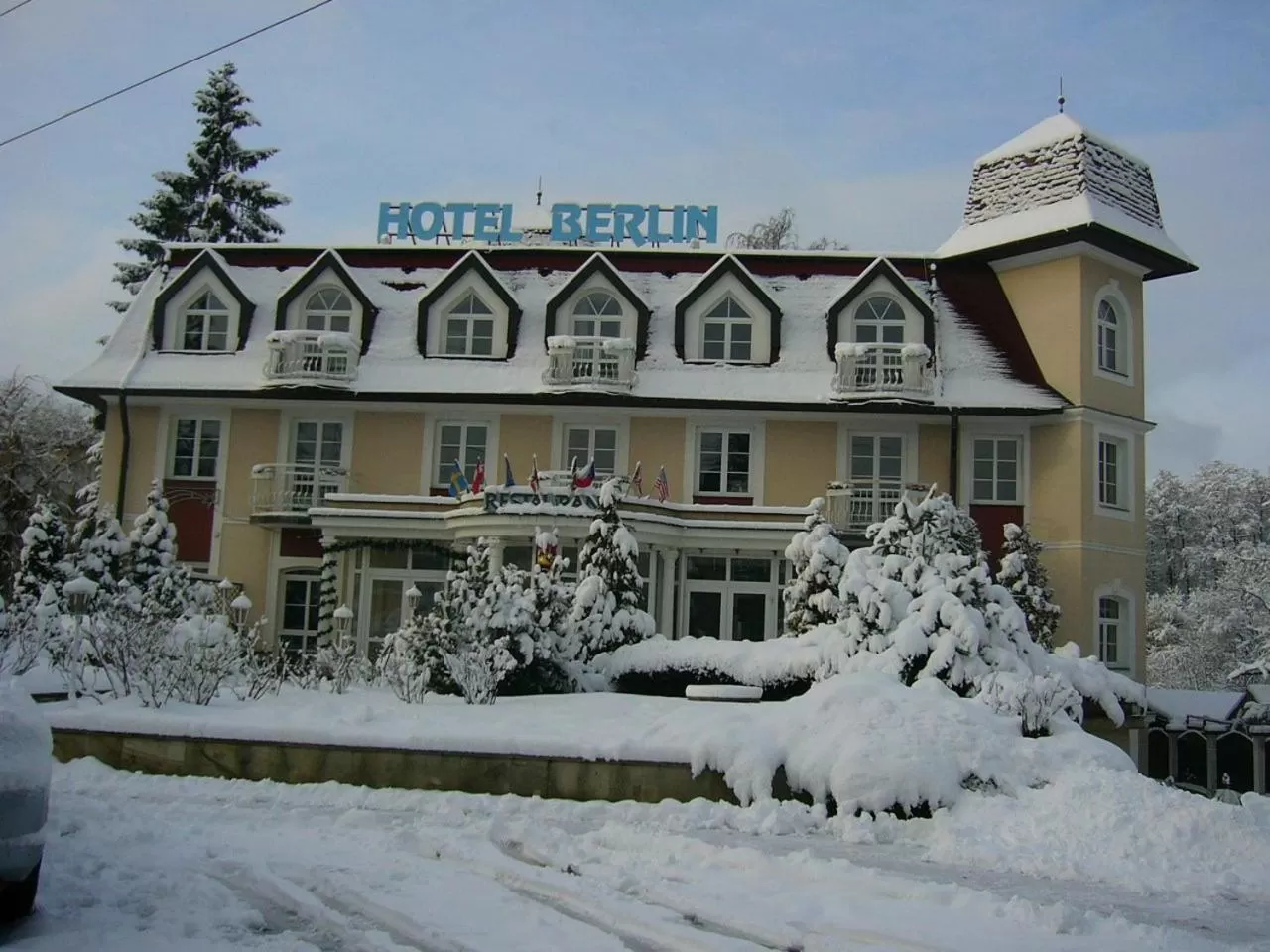 Property building in Hotel Ferdinand