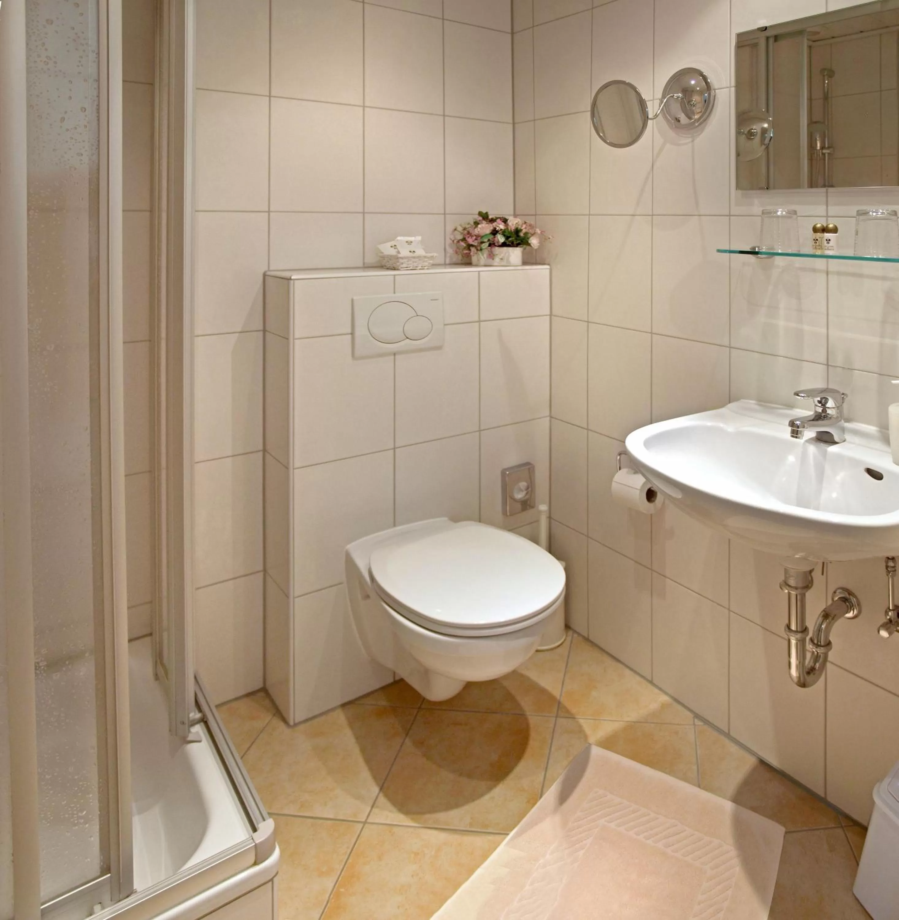 Bathroom in Hotel Haus Andrea