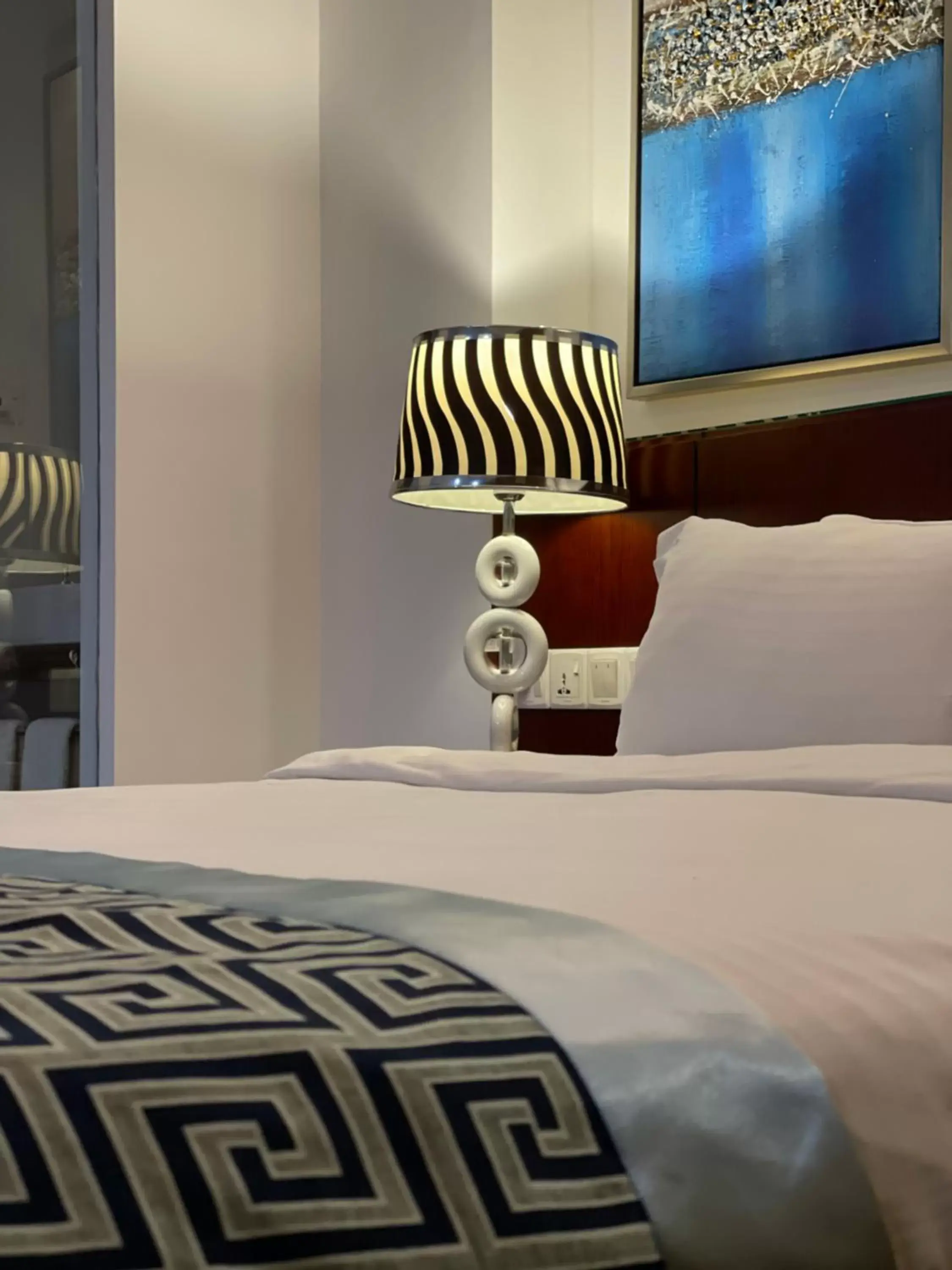 Deluxe Queen Room - single occupancy in Empyrean Dhaka City Centre Deluxe Queen Room - single occupancy in Empyrean Dhaka City Centre