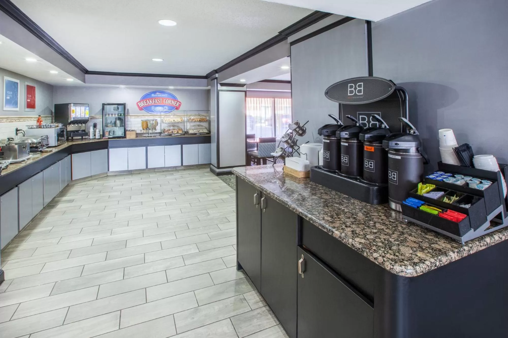 Coffee/tea facilities in Baymont by Wyndham Canton