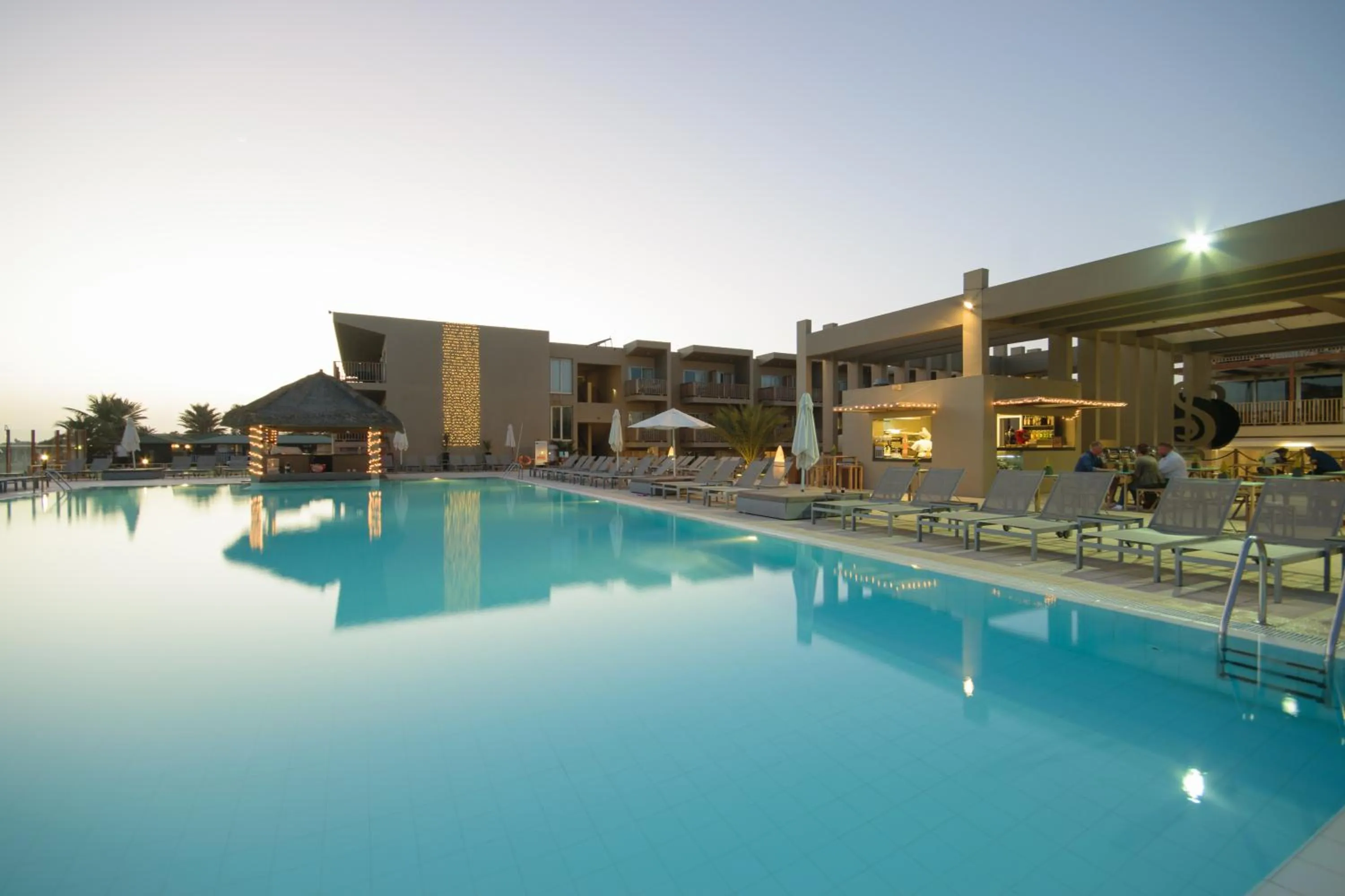 Swimming pool in Oasis Salinas Sea