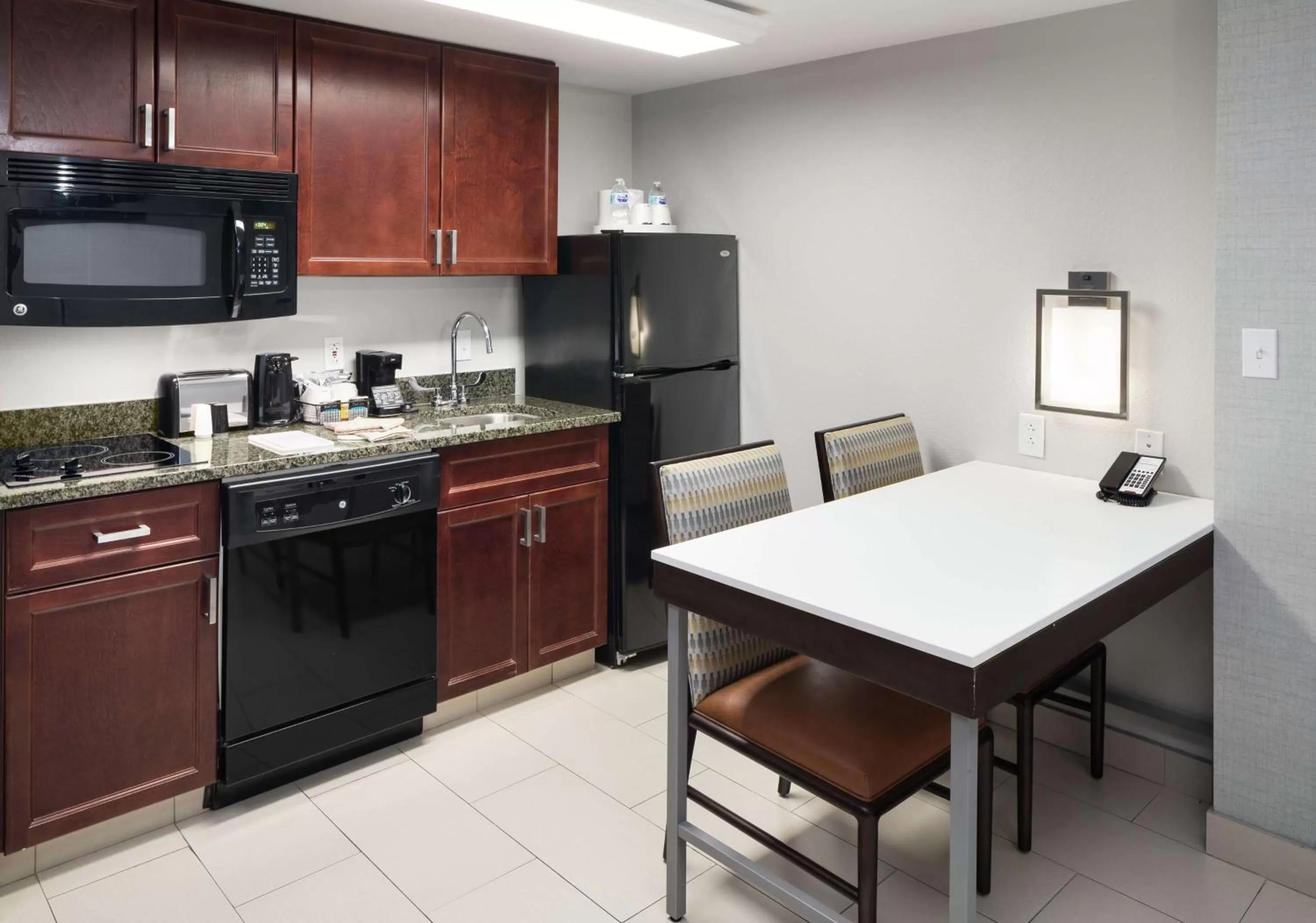 Kitchen or kitchenette in Hampton Inn & Suites Memphis-Beale Street