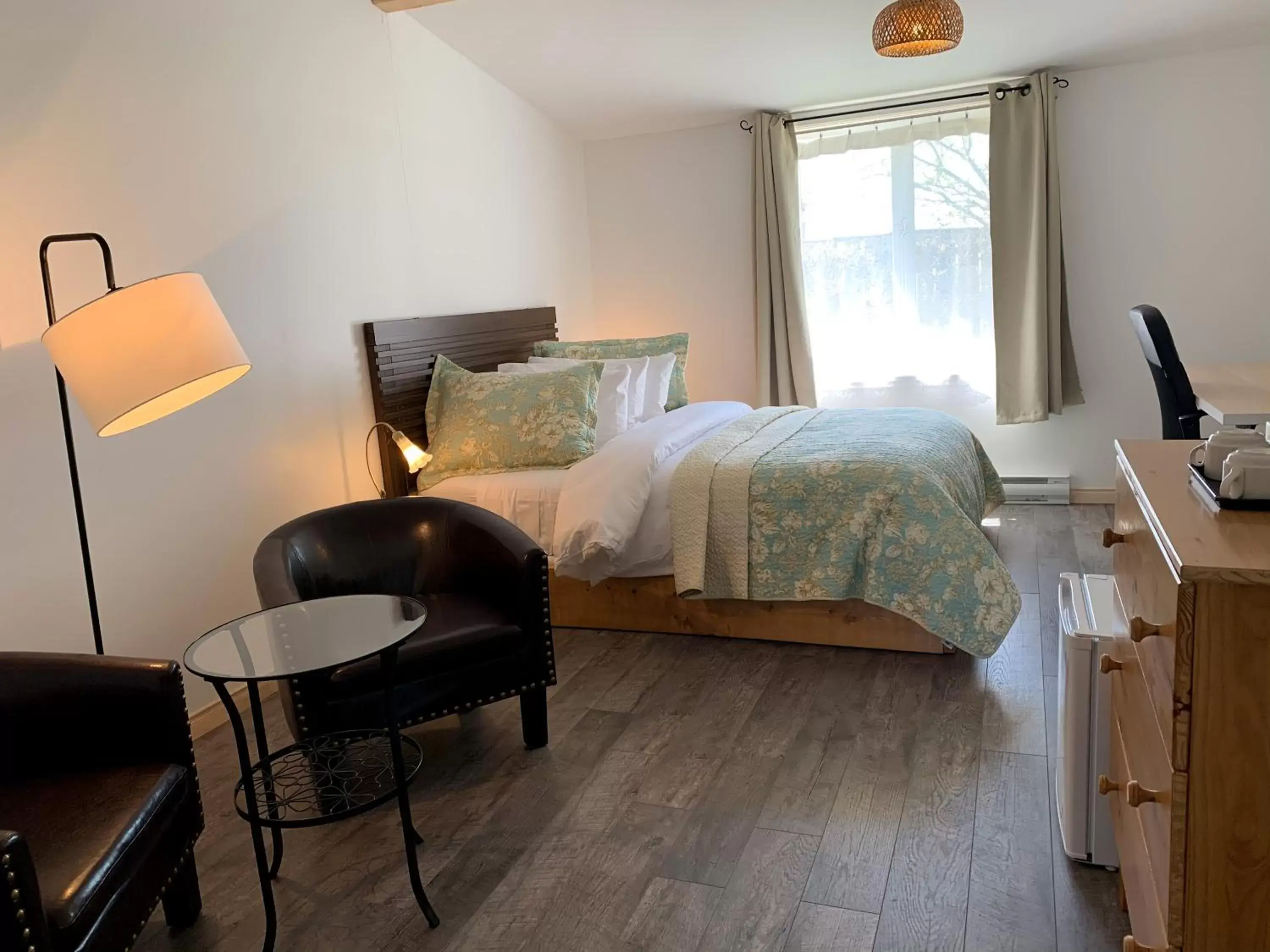 Superior Queen Room in Auberge la Rosepierre bistro Henri Superior Queen Room in Auberge la Rosepierre bistro Henri