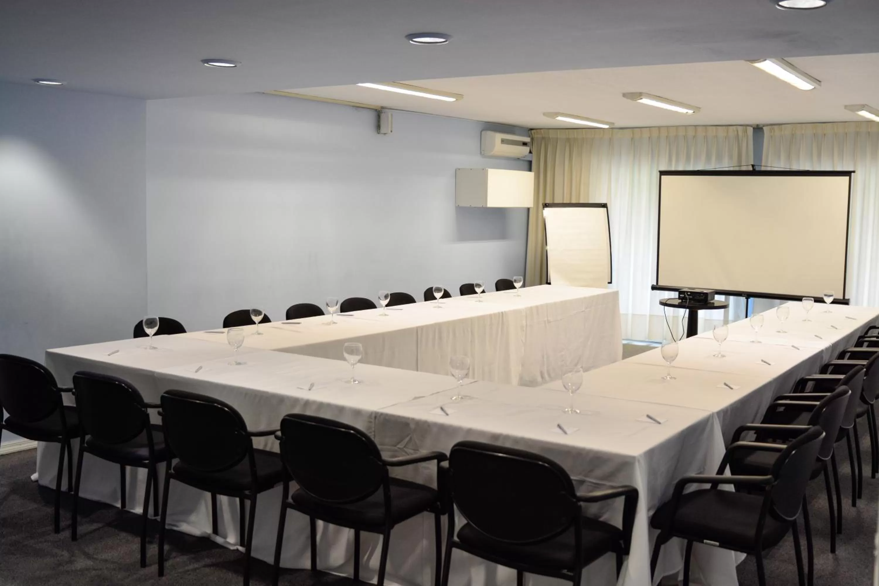 Area and facilities in Pocitos Plaza Hotel