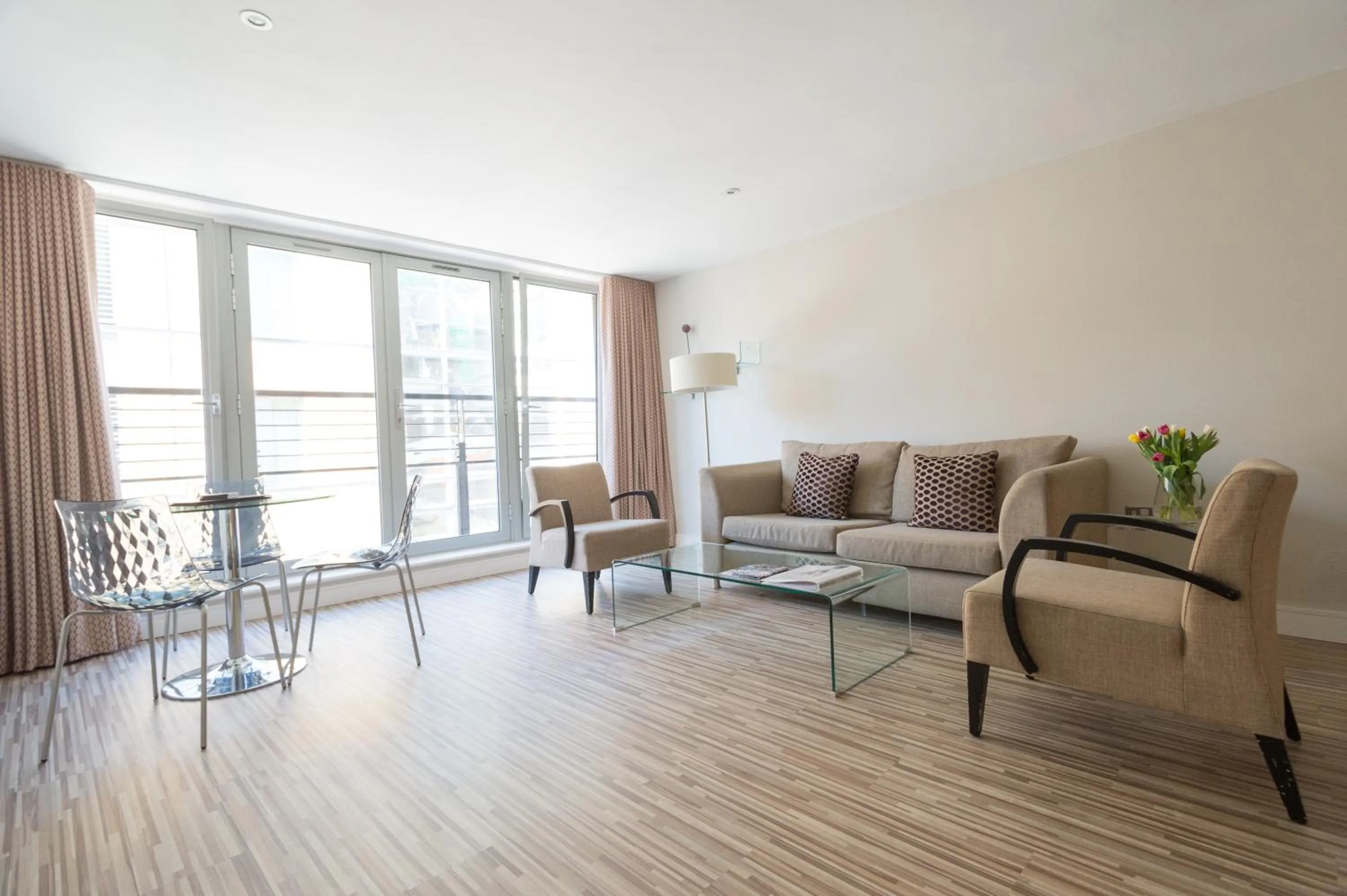 Living room in SACO Holborn – Lamb’s Conduit St