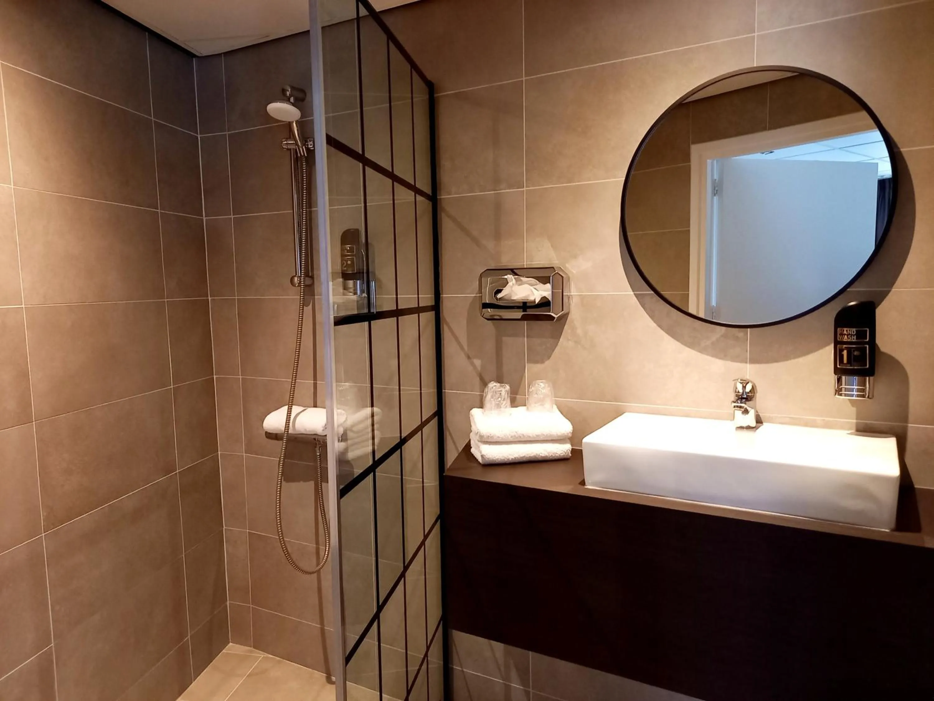 Shower in City Hotel Bergen op Zoom